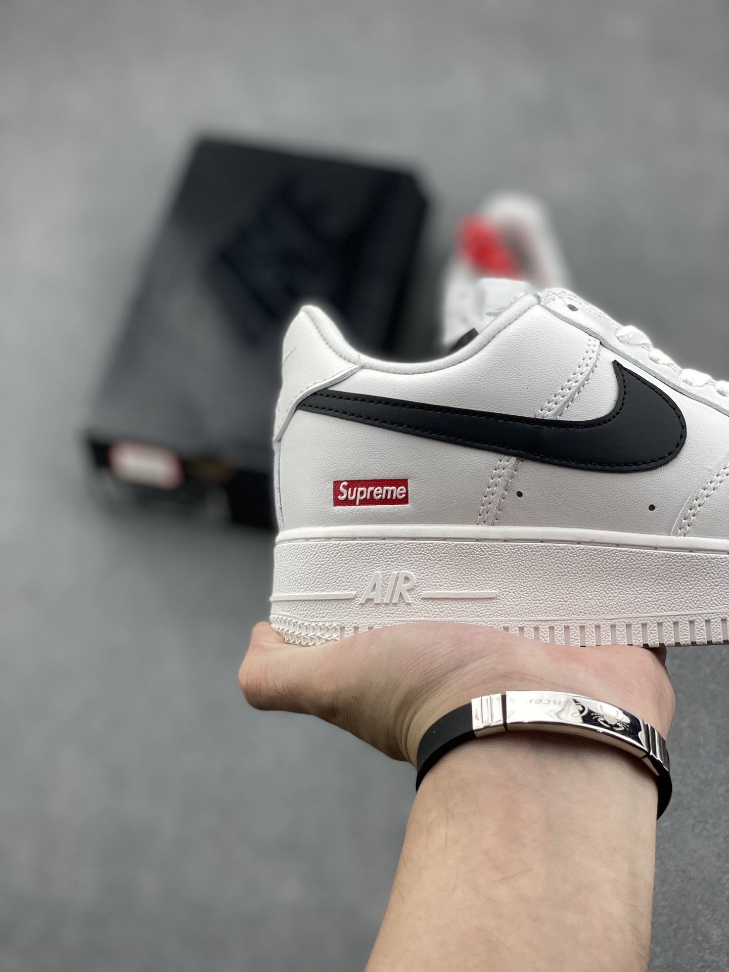 Nike Air Force 1 Low Supreme White Sneakers CU9225-100 Limited Edition 6 i1729630055 2663 7