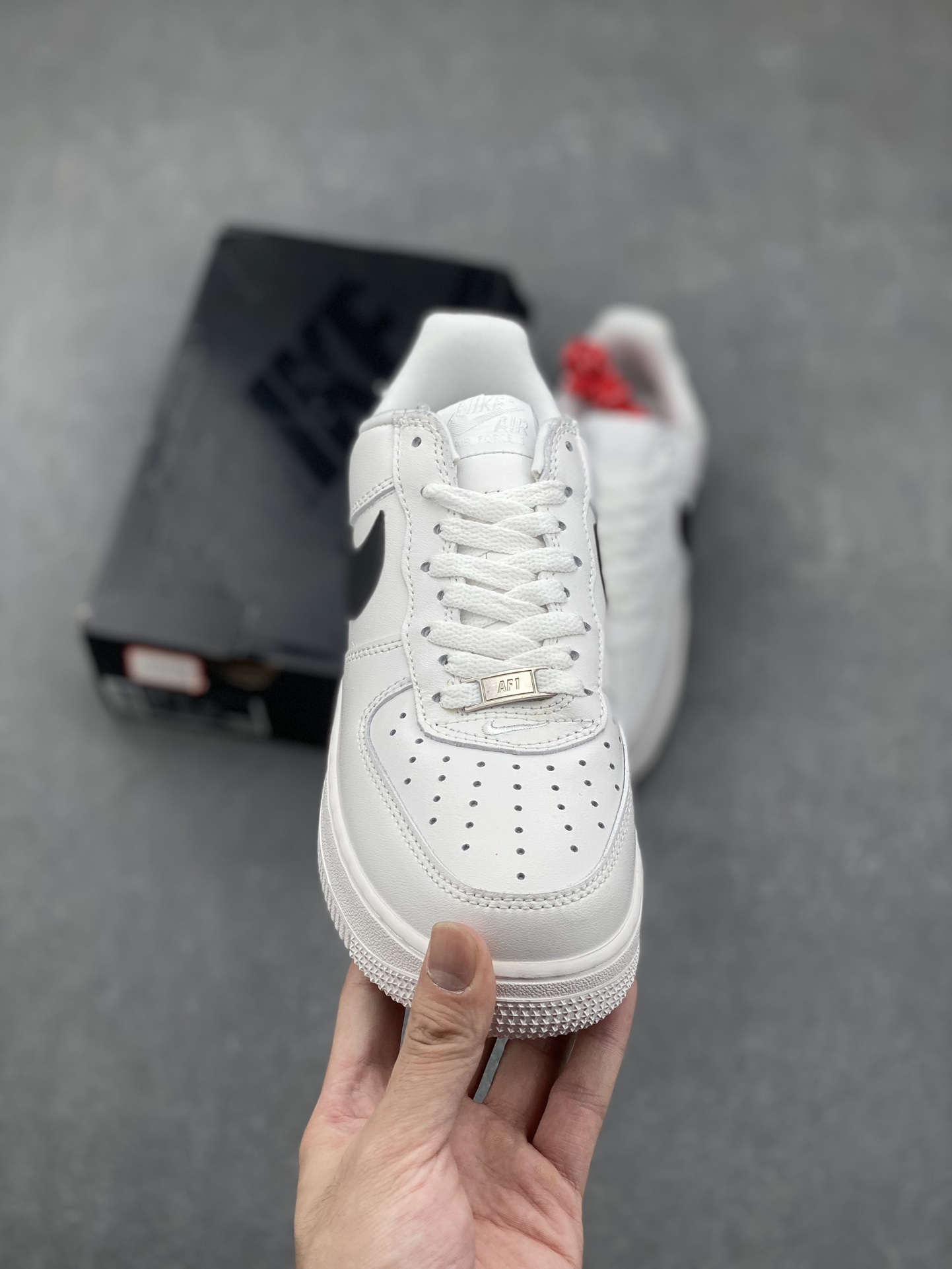Nike Air Force 1 Low Supreme White Sneakers CU9225-100 Limited Edition 3 i1729630055 3108 1