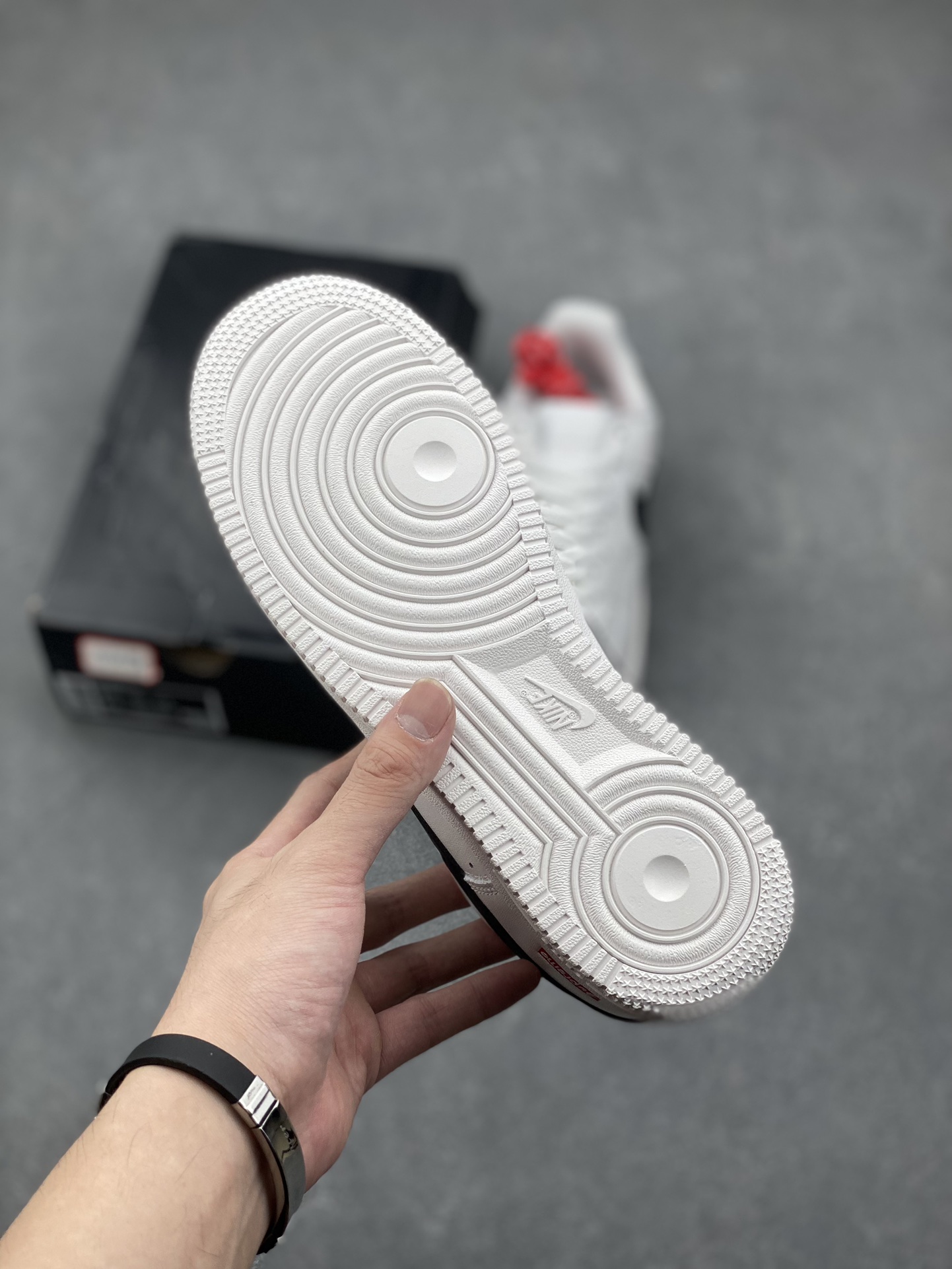 Nike Air Force 1 Low Supreme White Sneakers CU9225-100 Limited Edition 7 i1729630055 7005 2