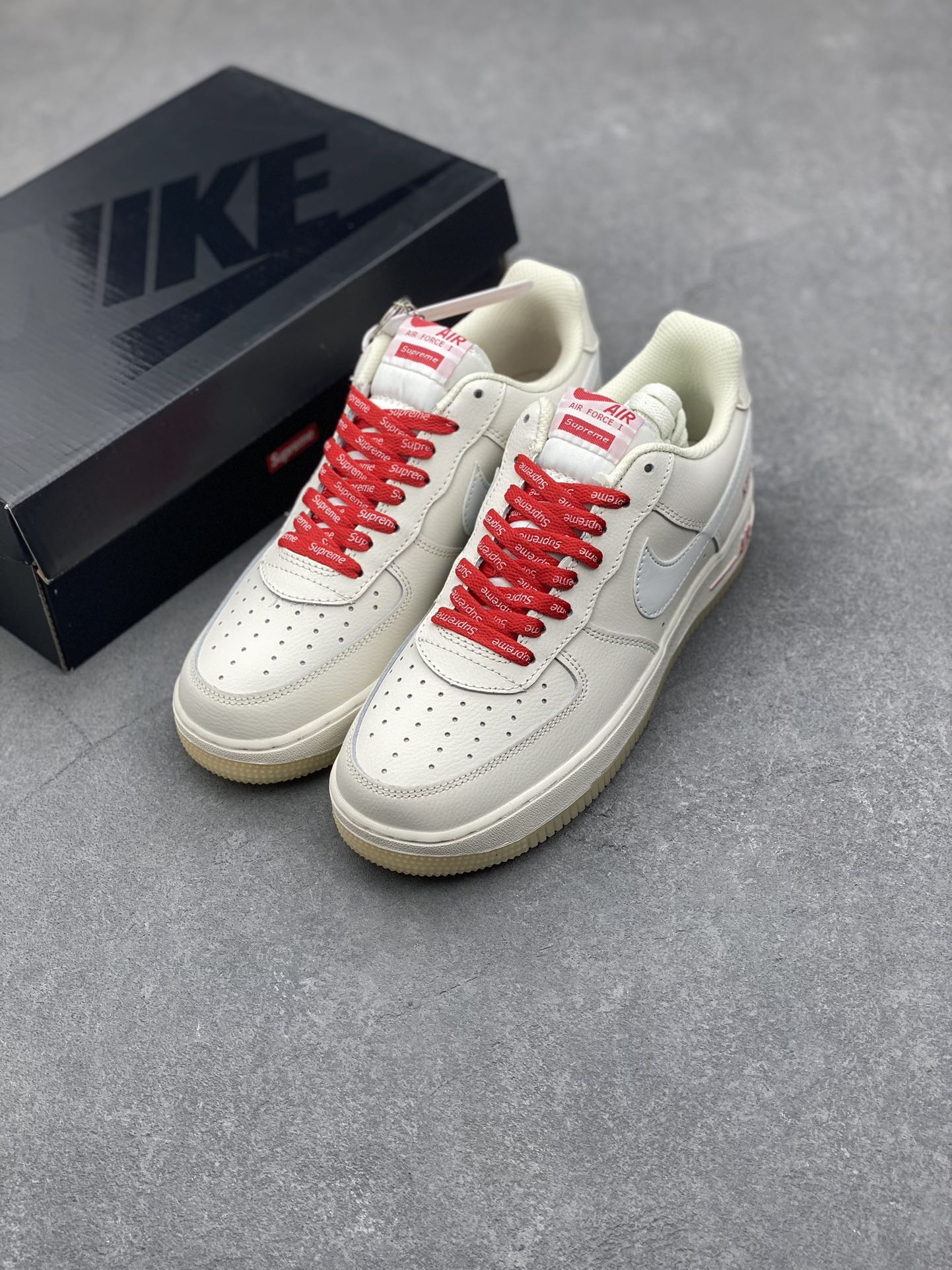 Nike Air Force 1 Low Supreme White/Red, Custom Leather, Full-Length Air Cushion 9 i1729630104 2533 8