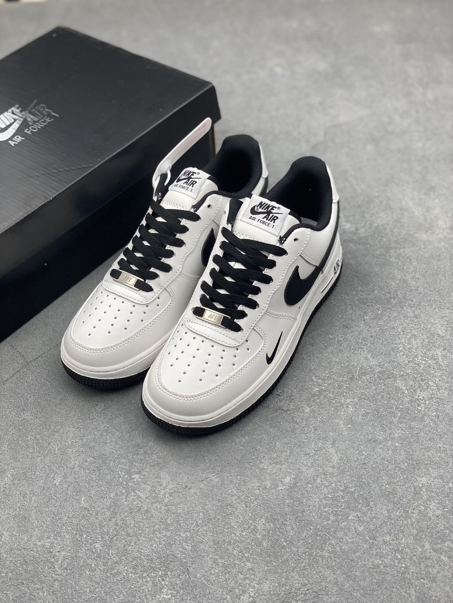 TEDxPortland x Nike Air Force 1 Low White/Black Limited Edition Sneakers 9 i1729630158 6758 2