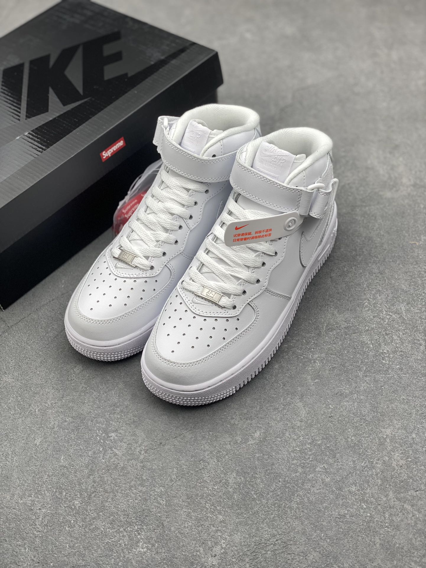 Nike x Supreme Air Force 1 Mid White Sneaker - Versatile & Stylish Shoe 9 i1730317012 2178 1