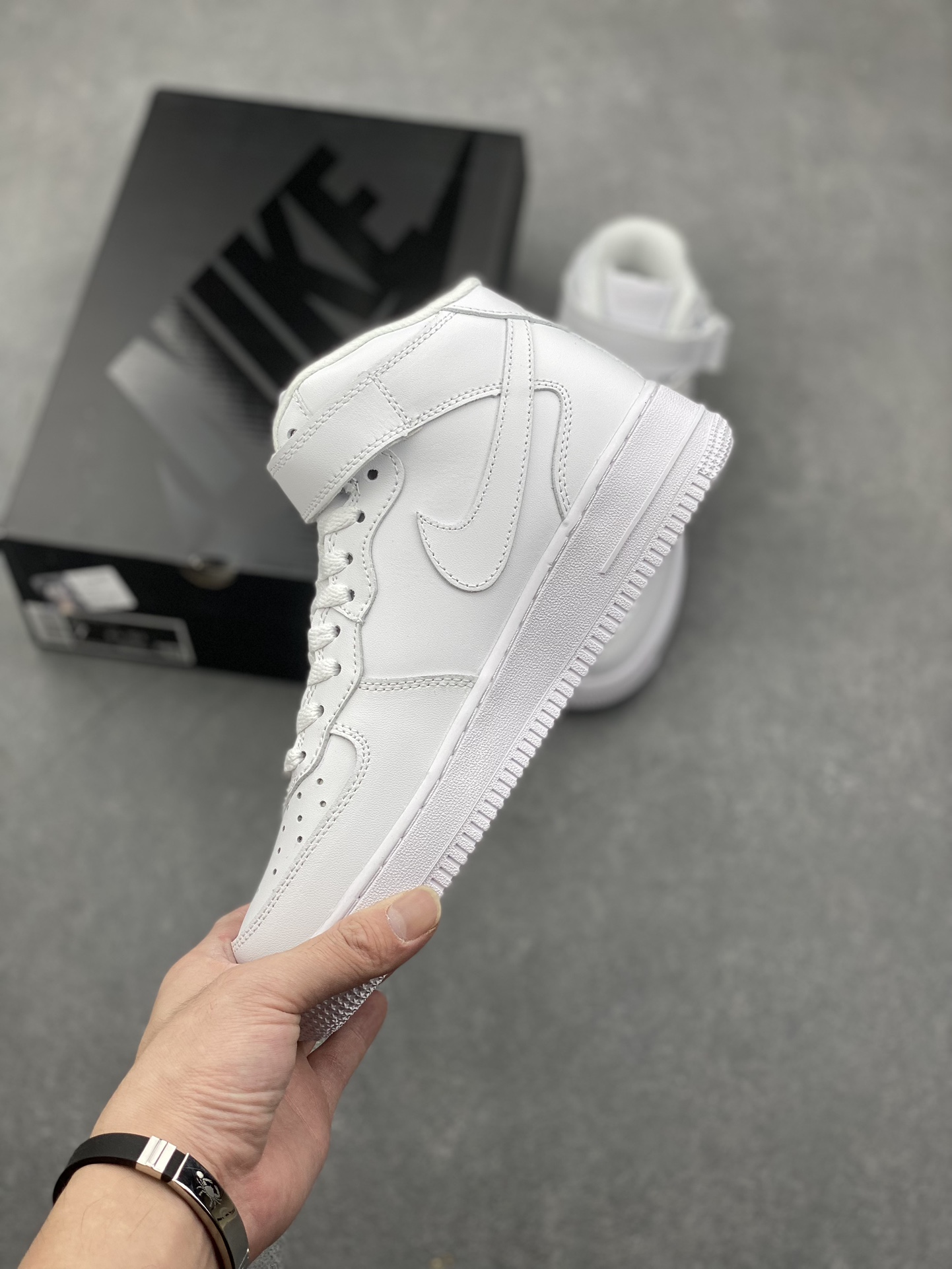 Nike x Supreme Air Force 1 Mid White Sneaker - Versatile & Stylish Shoe 4 i1730317013 7817 4