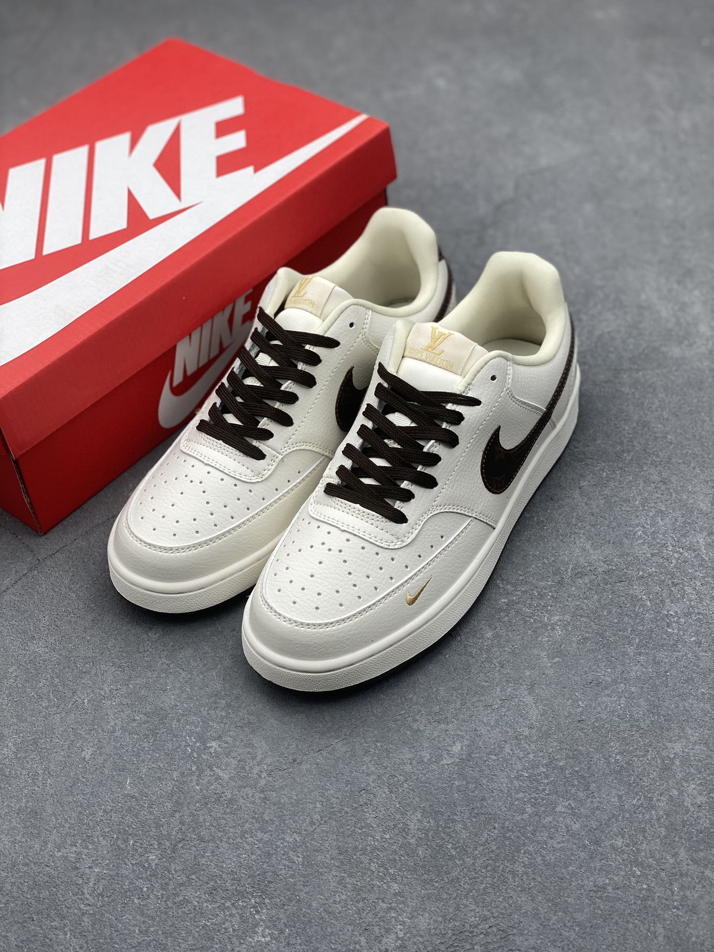 Nike Court Borough Low Louis Vuitton Edition Sneakers - Unisex Style 9 i1730477404 6144 0