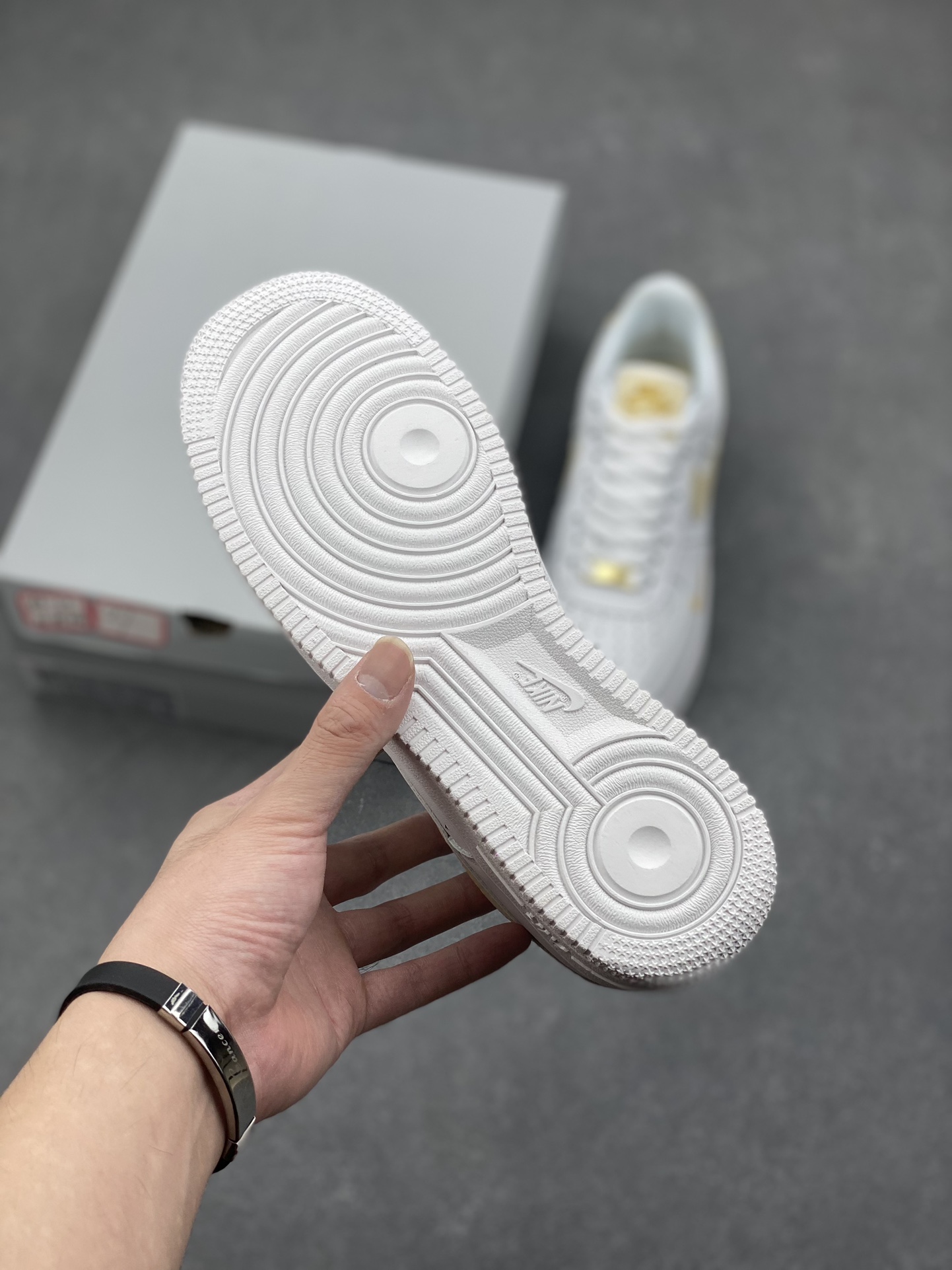 Nike Air Force 1 Low White/Gold: Original Quality, Comfortable Fit 7 i1730566505 1931 3