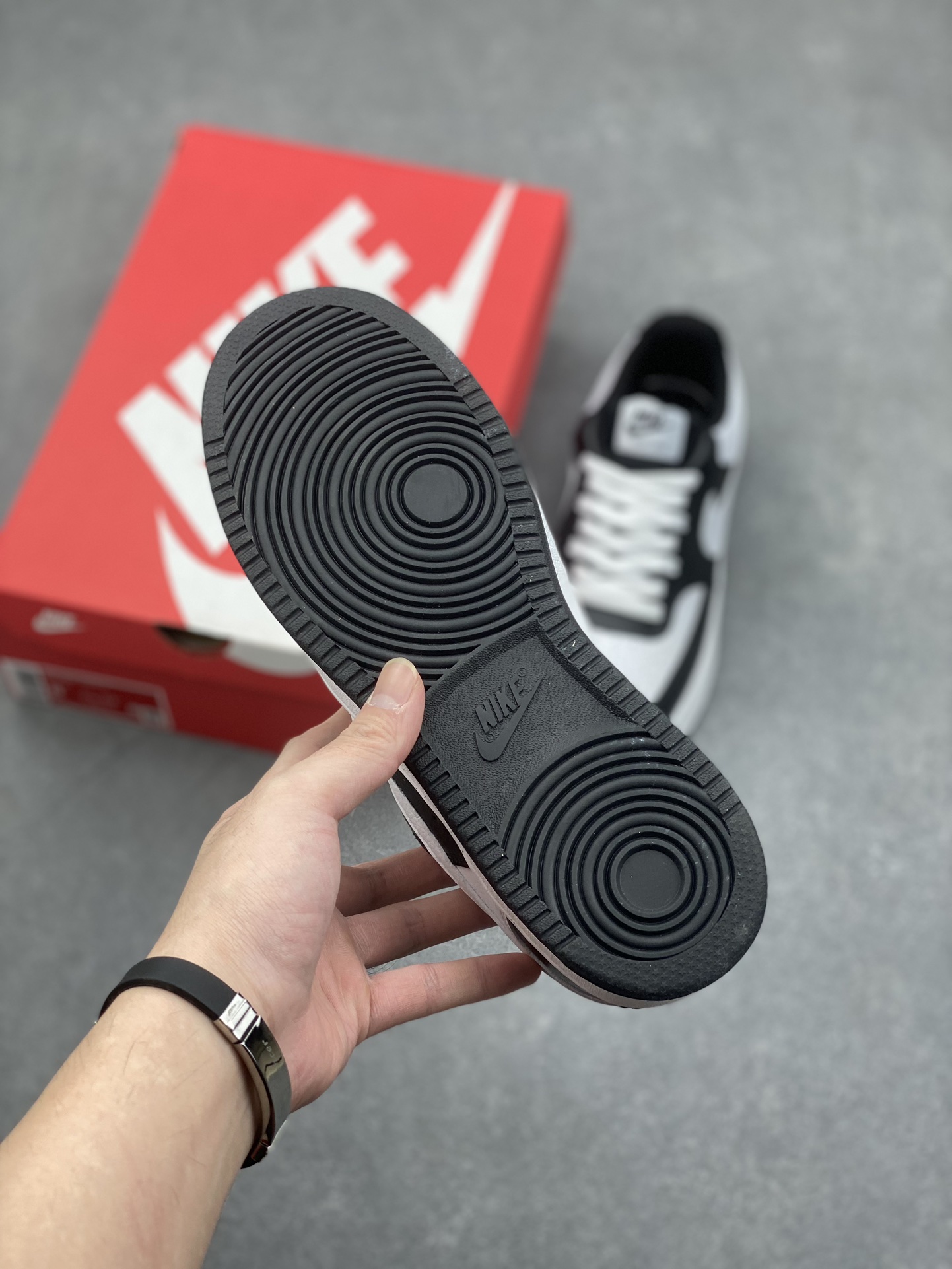 Nike Court Borough Low Black White Casual Sneakers HM9862-001 7 i1730566817 6911 3