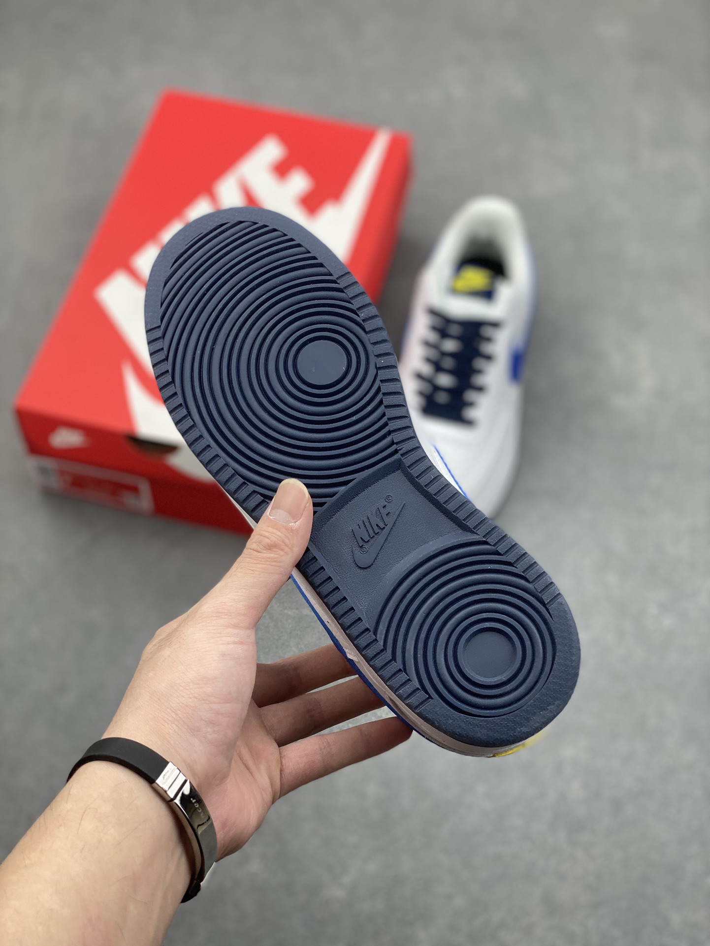 Nike Court Borough Low: Durable, Breathable, and Stylish Unisex Sneakers 7 i1730566947 3254 8