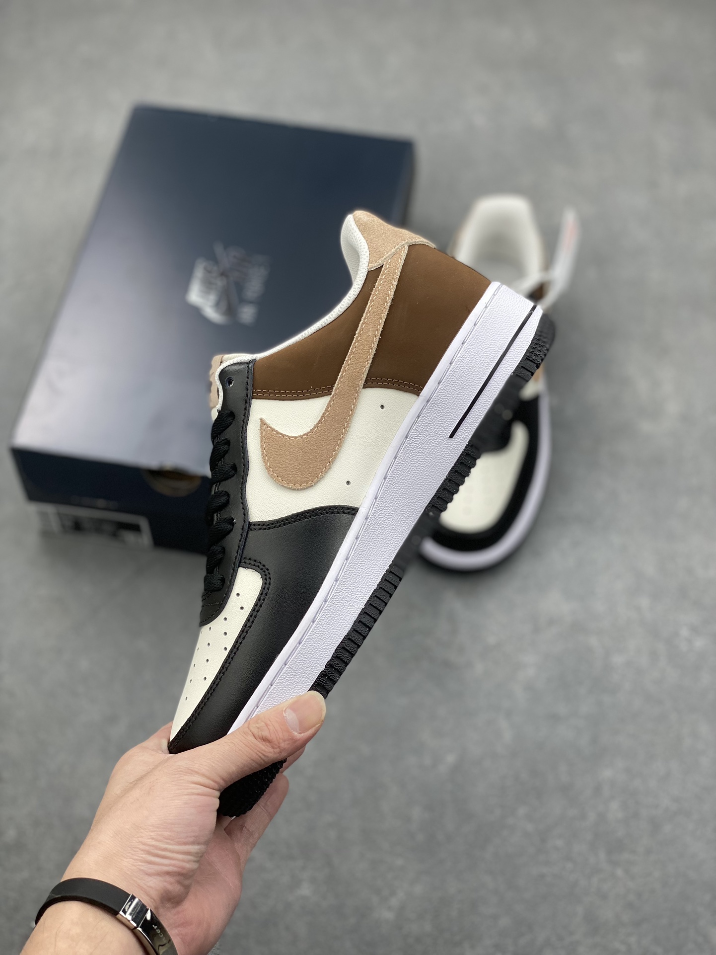 Nike Air Force 1 '07 Low Casual Sneakers - FB3355-200, Unisex Design 4 i1730653237 2777 1