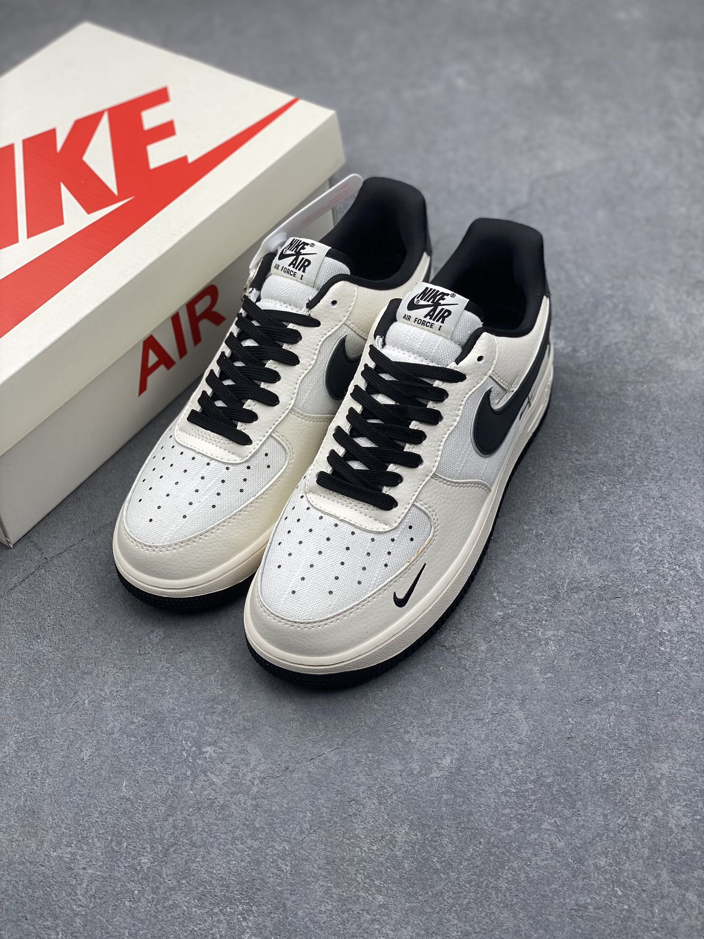 Nike Air Force 1 '07 Low 'Violent Bear' Collab - Linen/Black Sneakers 9 i1730653373 3024 0