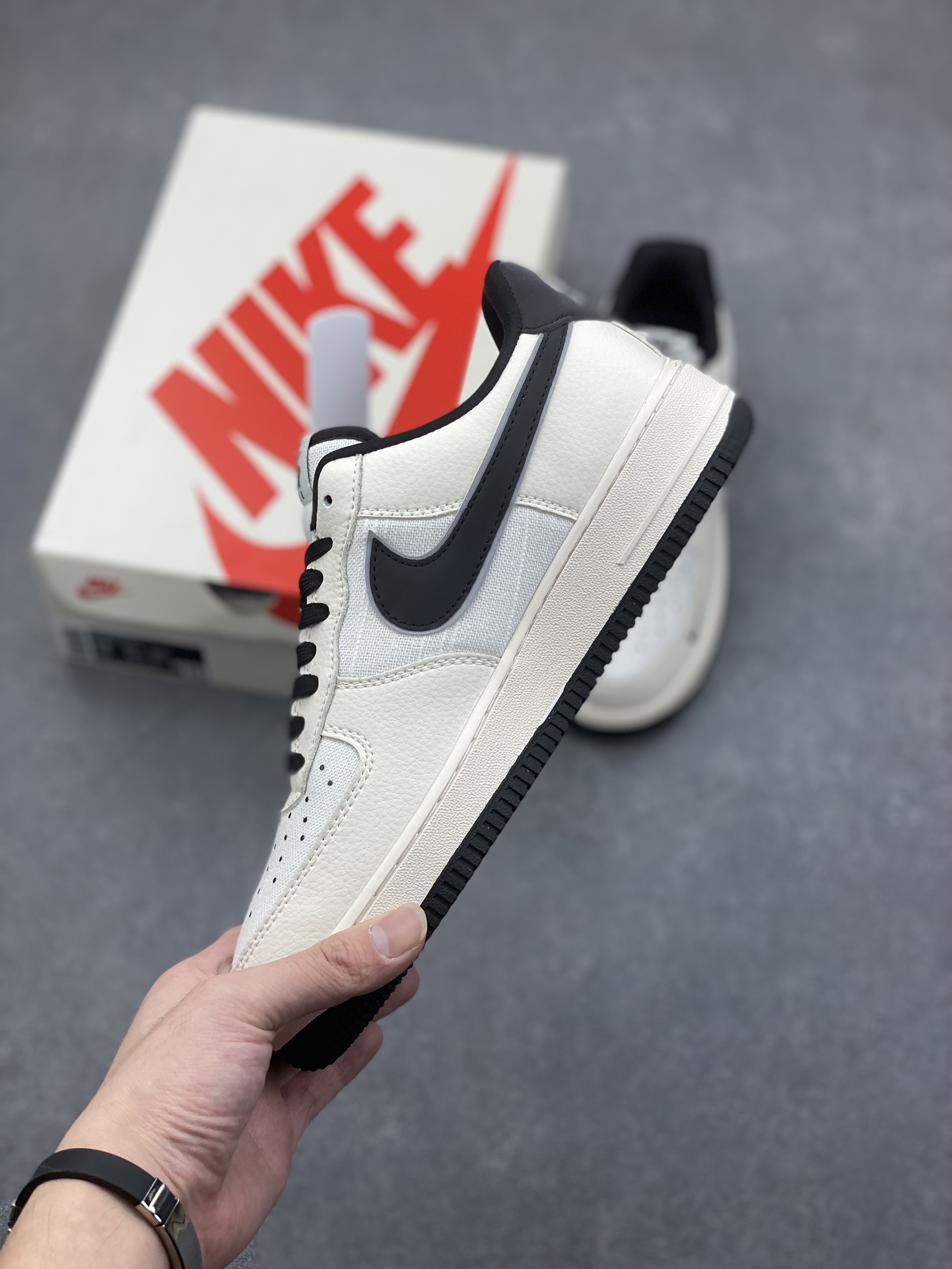 Nike Air Force 1 '07 Low 'Violent Bear' Collab - Linen/Black Sneakers 4 i1730653373 3062 2