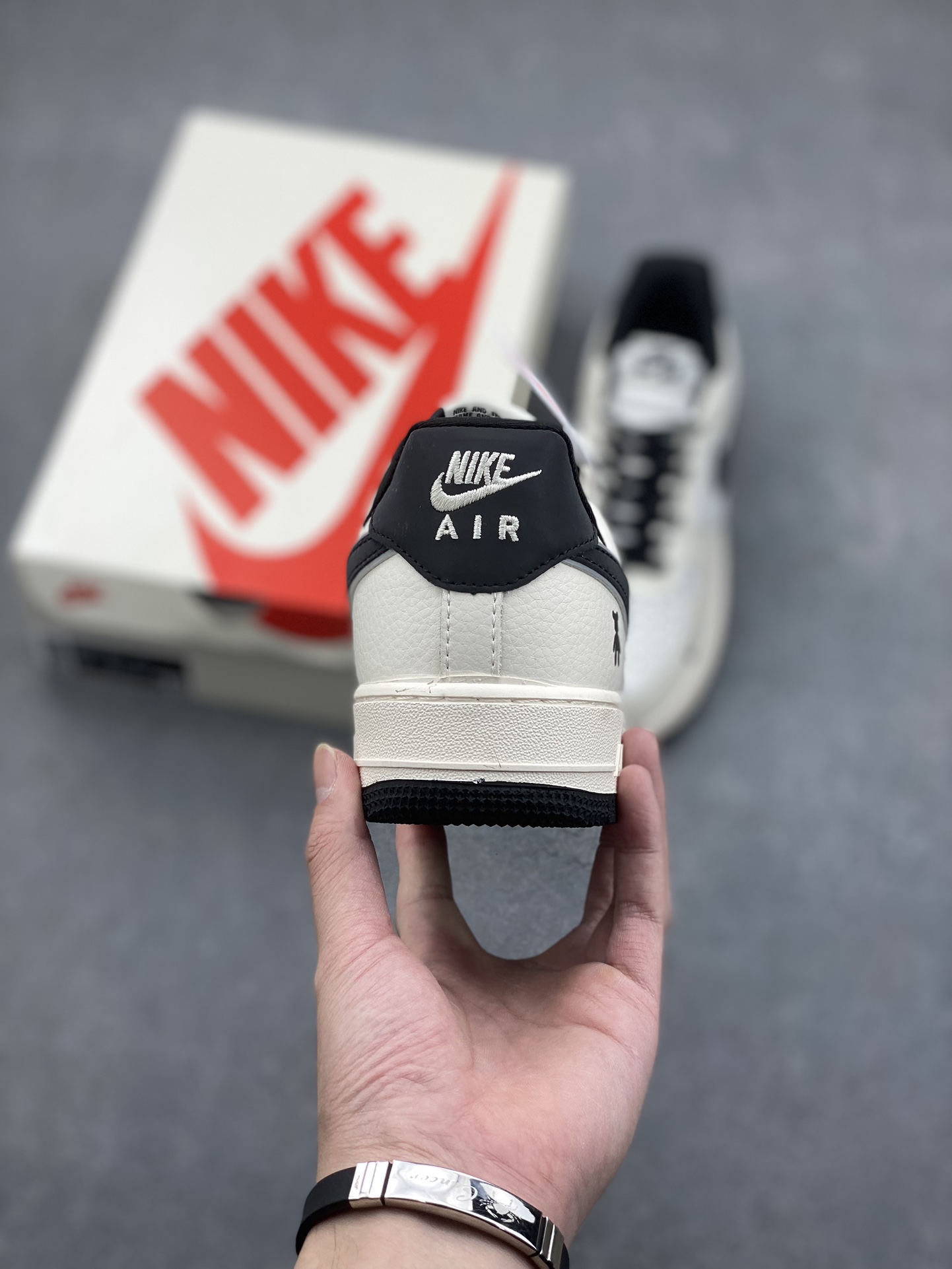 Nike Air Force 1 '07 Low 'Violent Bear' Collab - Linen/Black Sneakers 5 i1730653373 5452 3