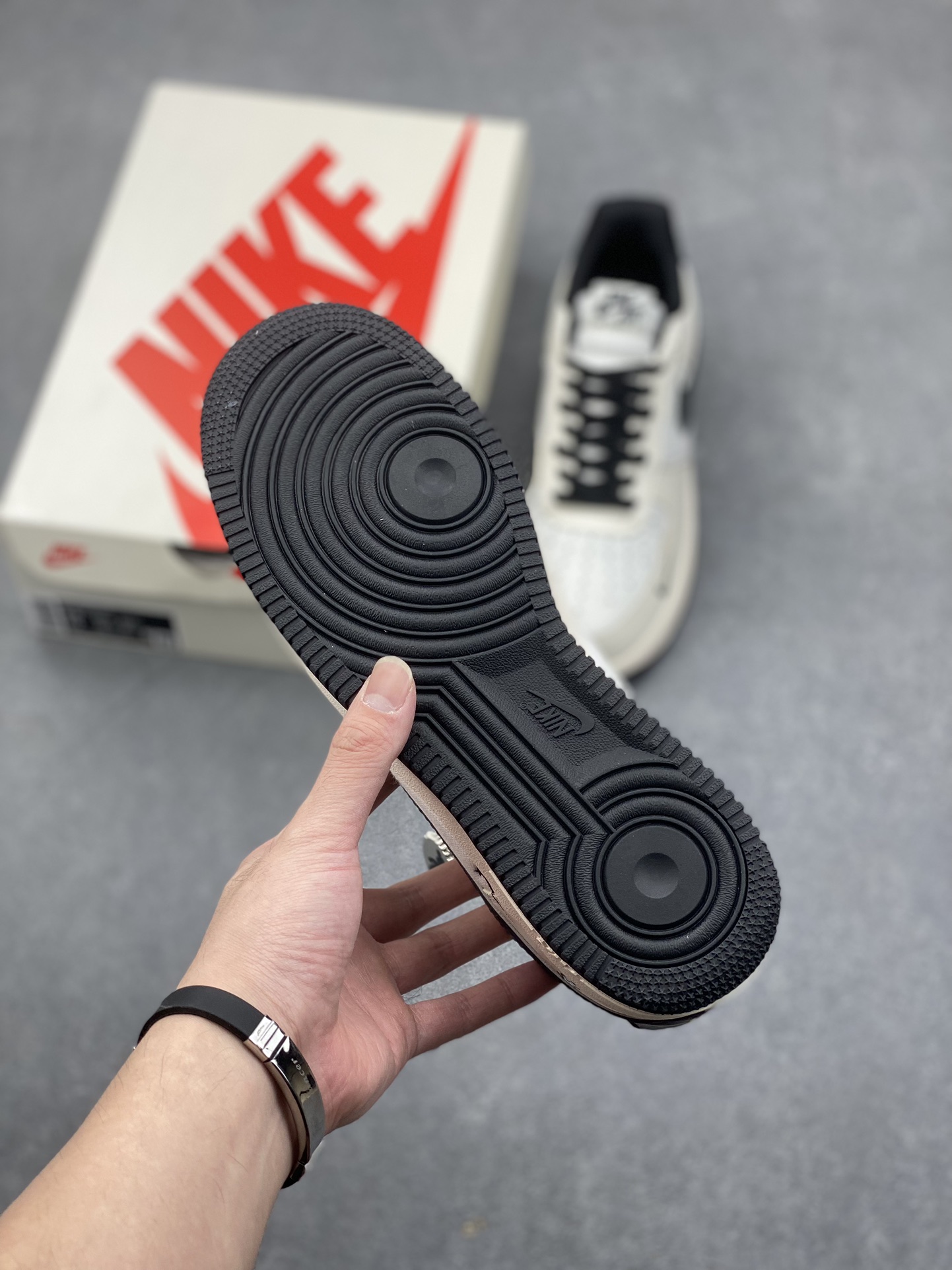 Nike Air Force 1 '07 Low 'Violent Bear' Collab - Linen/Black Sneakers 7 i1730653374 417 8