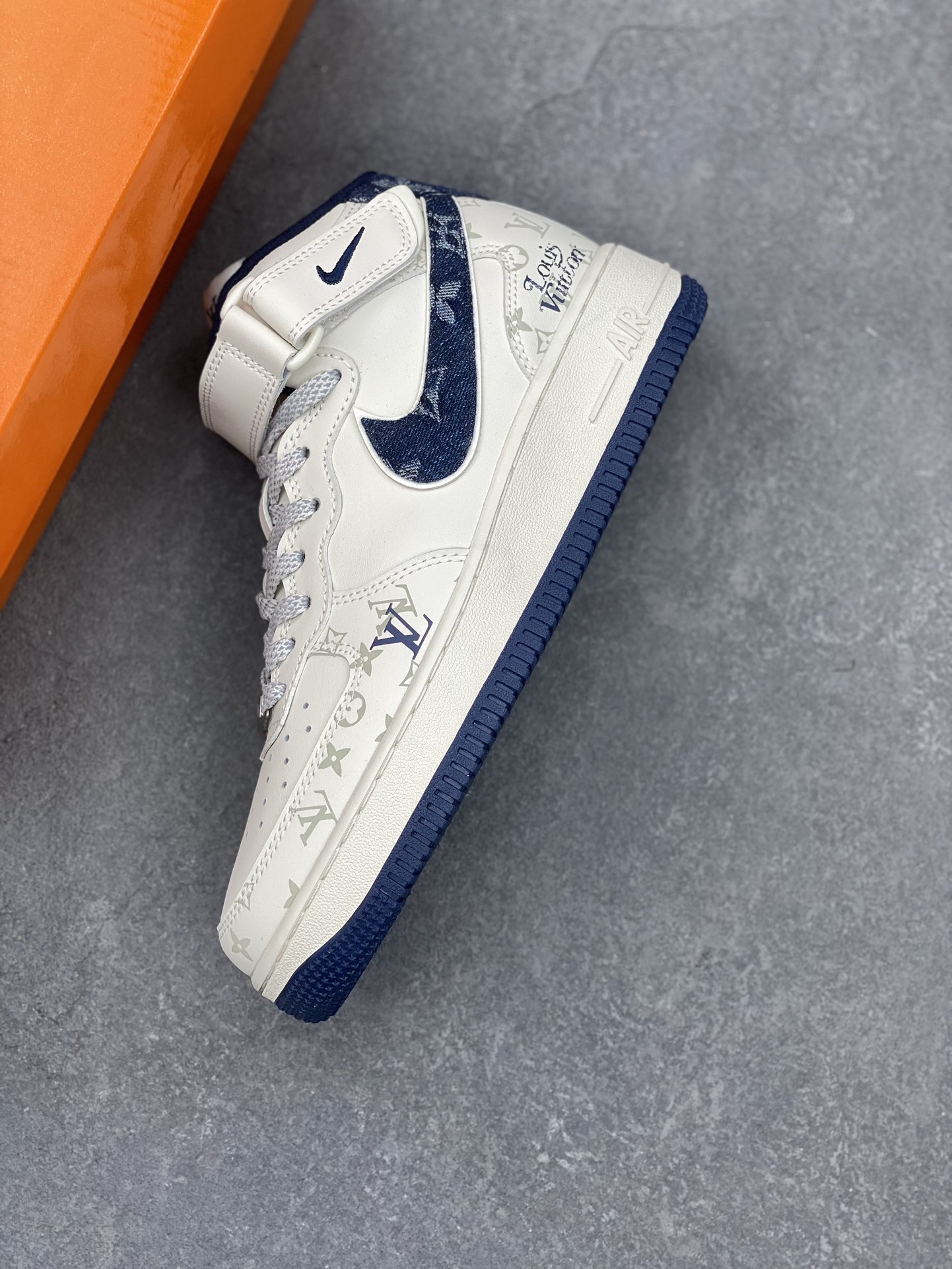Nike Air Force 1 '07 Low Louis Vuitton Blue Denim Sneakers - Limited Edition 8 i1730823735 8932 6