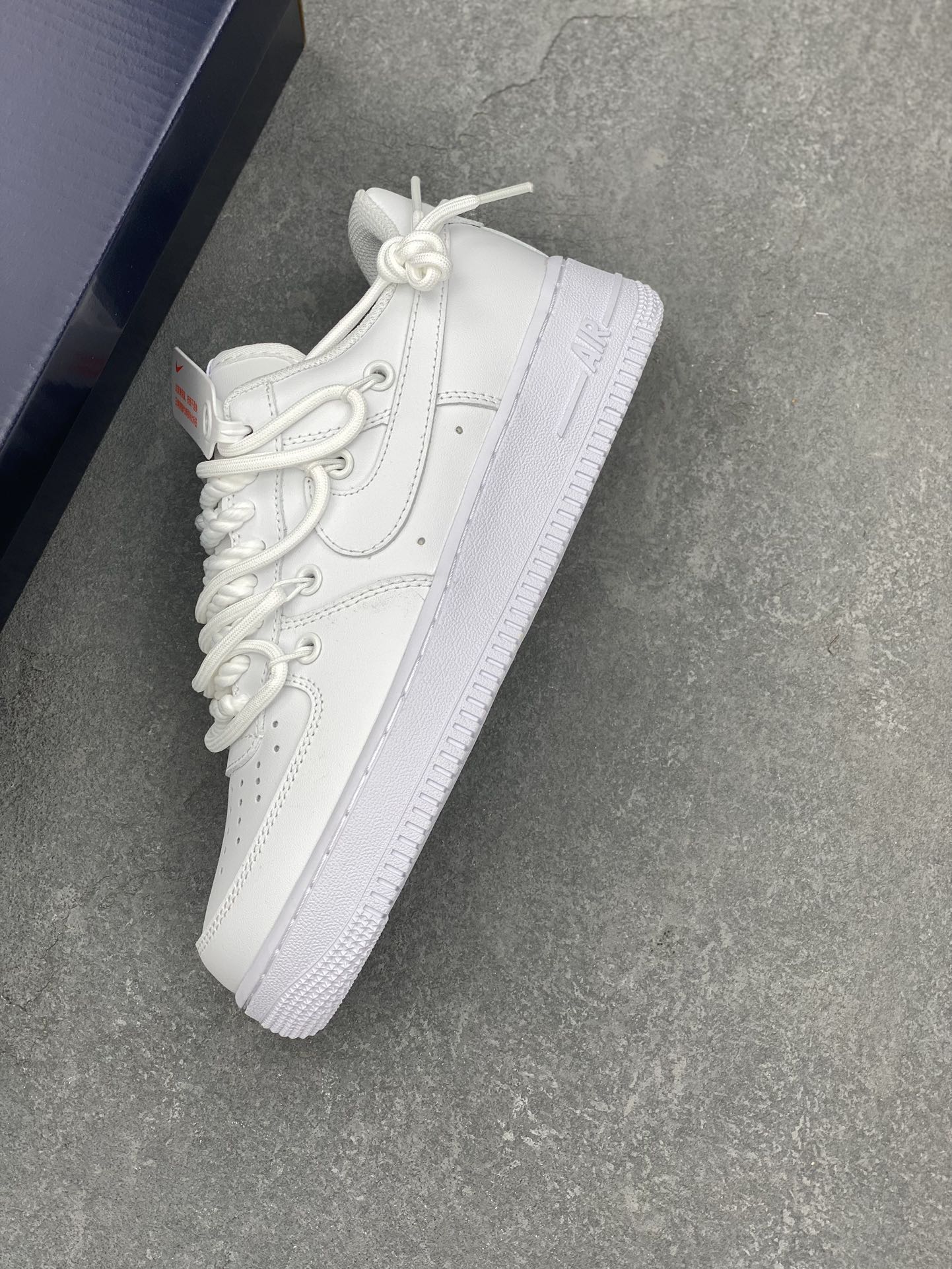 Nike Air Force 1 '07: Iconic Low-Top Sneakers for Everyday Style & Comfort 8 i1731000982 5989 2