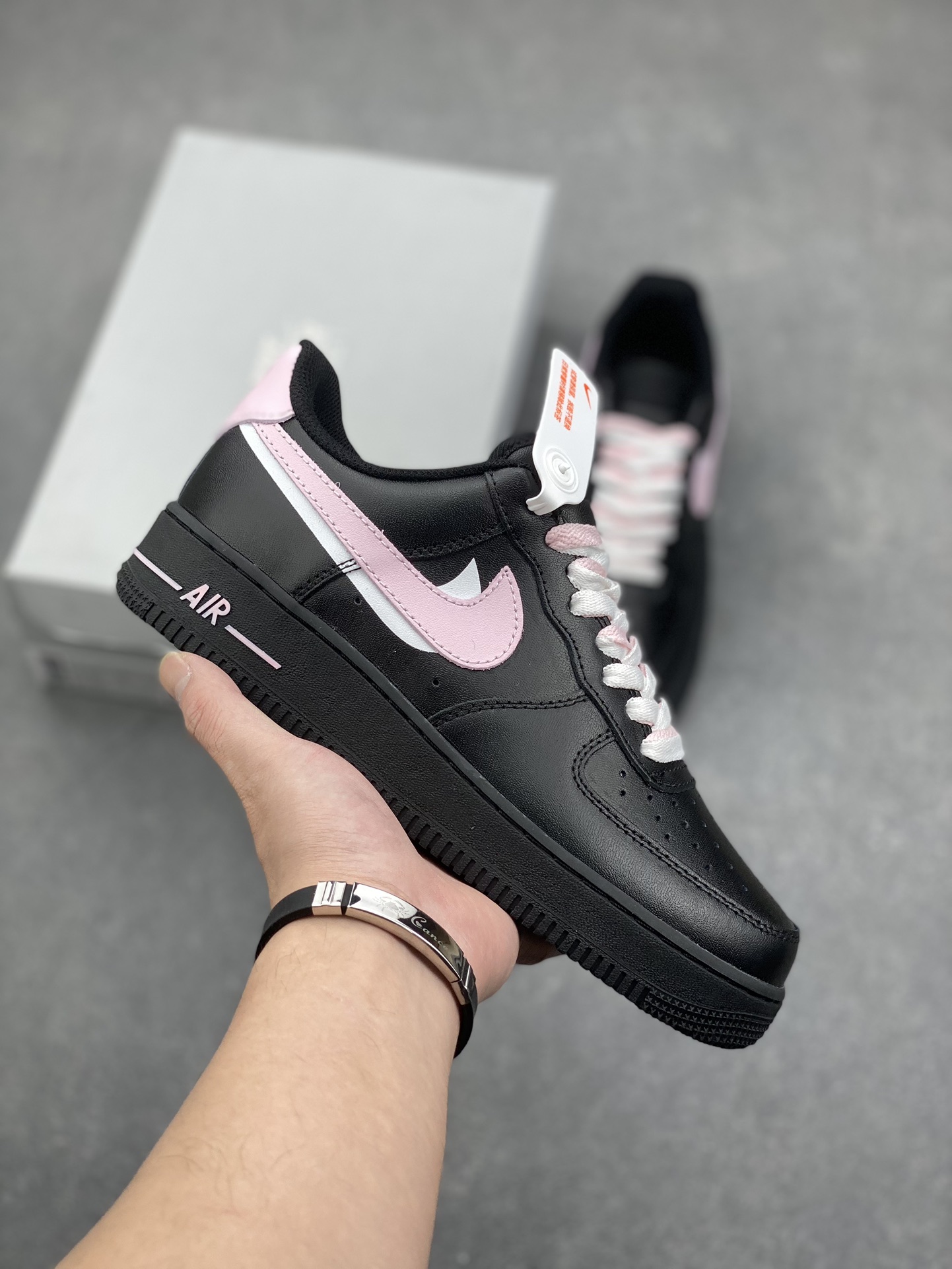Nike Air Force 1 '07 Low-Top Sneakers - Black/Pink, Comfortable & Stylish 2 i1731083722 5047 3