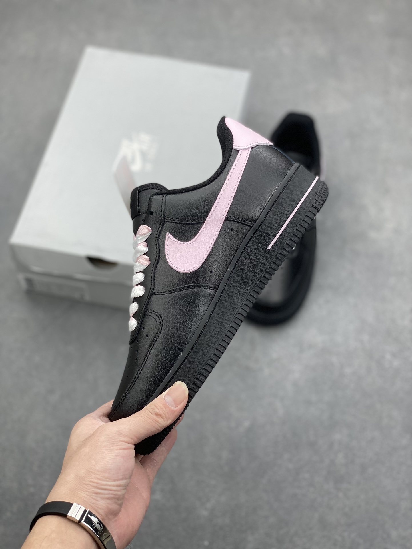 Nike Air Force 1 '07 Low-Top Sneakers - Black/Pink, Comfortable & Stylish 4 i1731083722 795 8