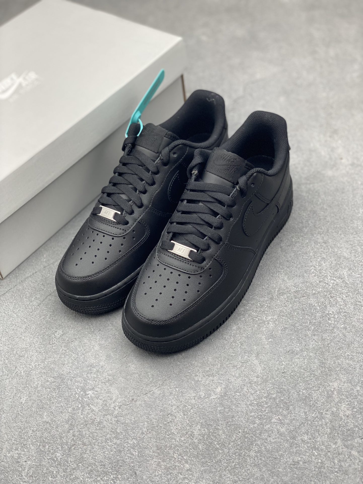 Nike Air Force 1 Low 'Black' Comfortable, Durable, and Stylish Sneakers 9 i1731083832 9974 2
