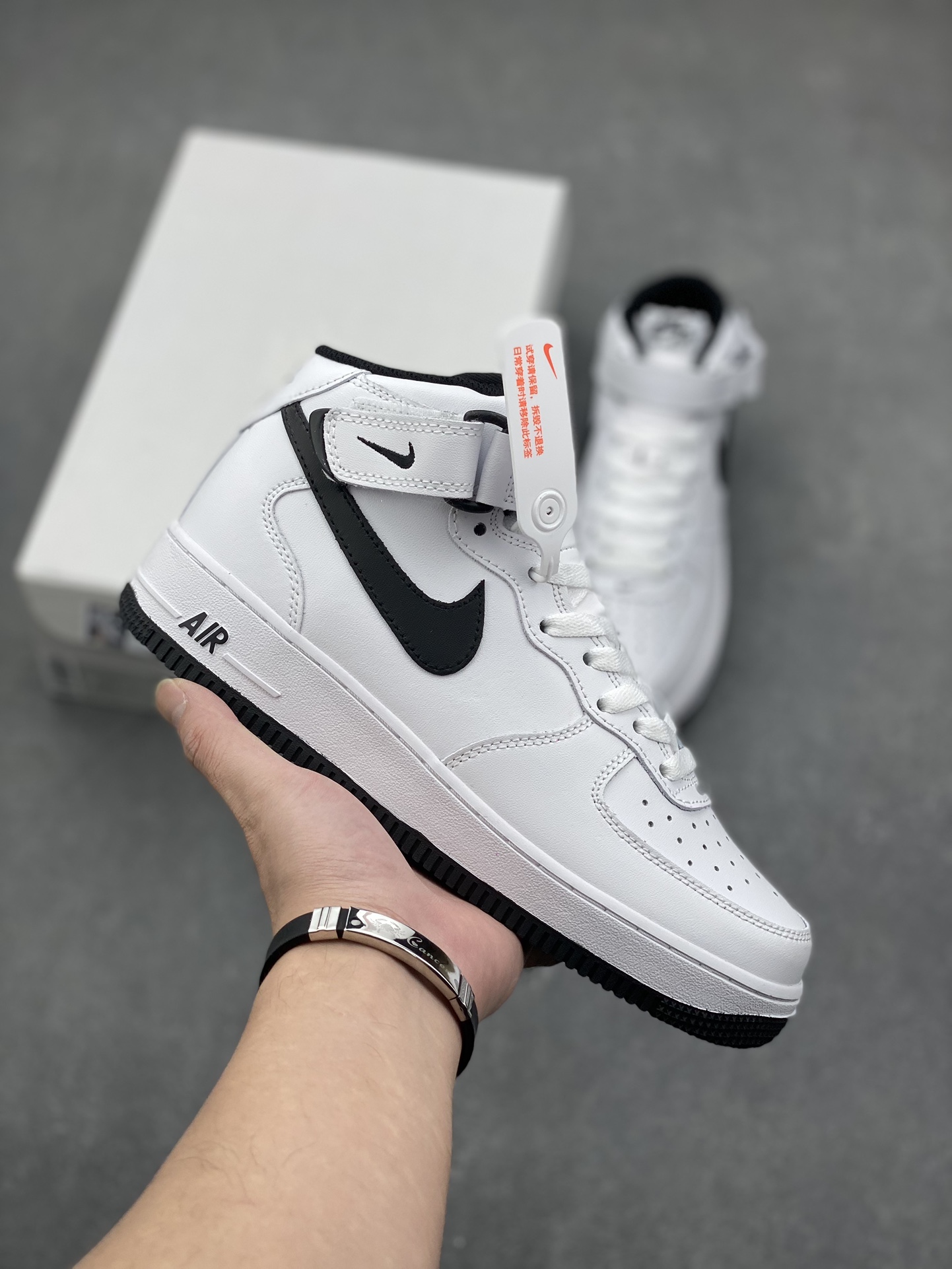 Nike Air Force 1 '07 Low White/Black, Classic Style & Durable Comfort 2 i1731083959 3997 1