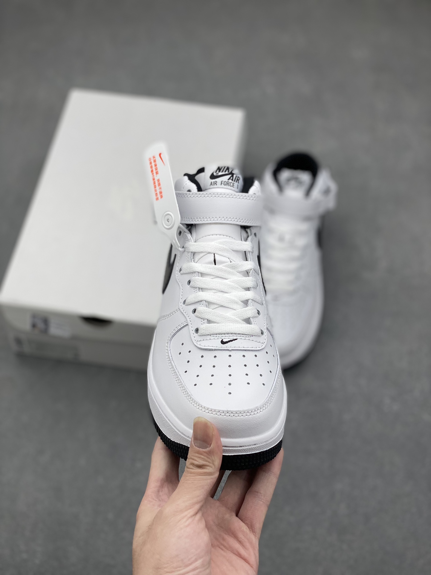Nike Air Force 1 '07 Low White/Black, Classic Style & Durable Comfort 3 i1731083959 4026 5