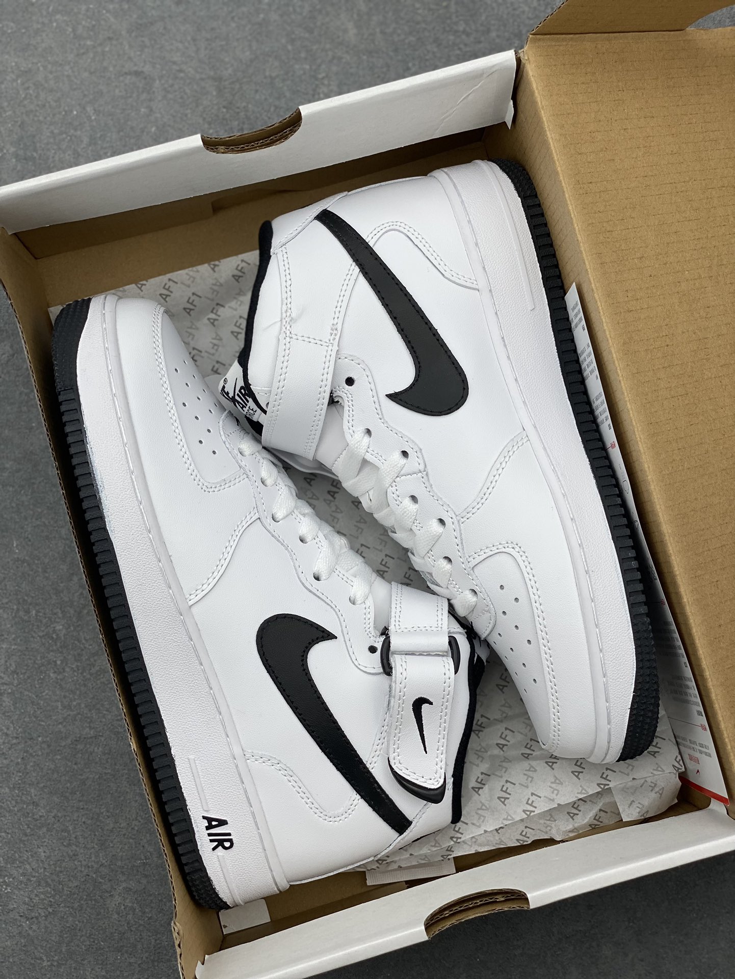 Nike Air Force 1 '07 Low White/Black, Classic Style & Durable Comfort 10 i1731083960 3406 7
