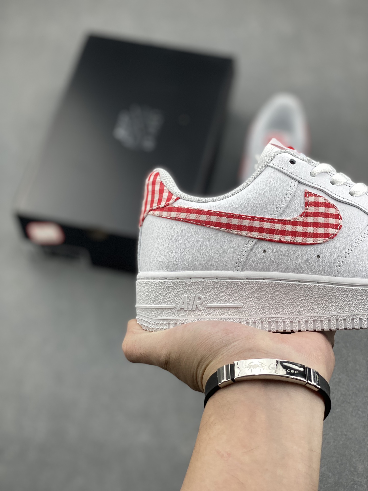 Nike Air Force 1 Low White/Red Gingham Casual Sneakers DZ2784-101 6 i1731084933 2695 6