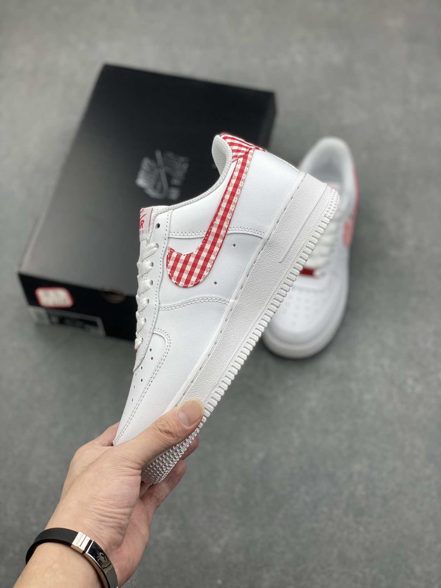 Nike Air Force 1 Low White/Red Gingham Casual Sneakers DZ2784-101 4 i1731084933 5440 8