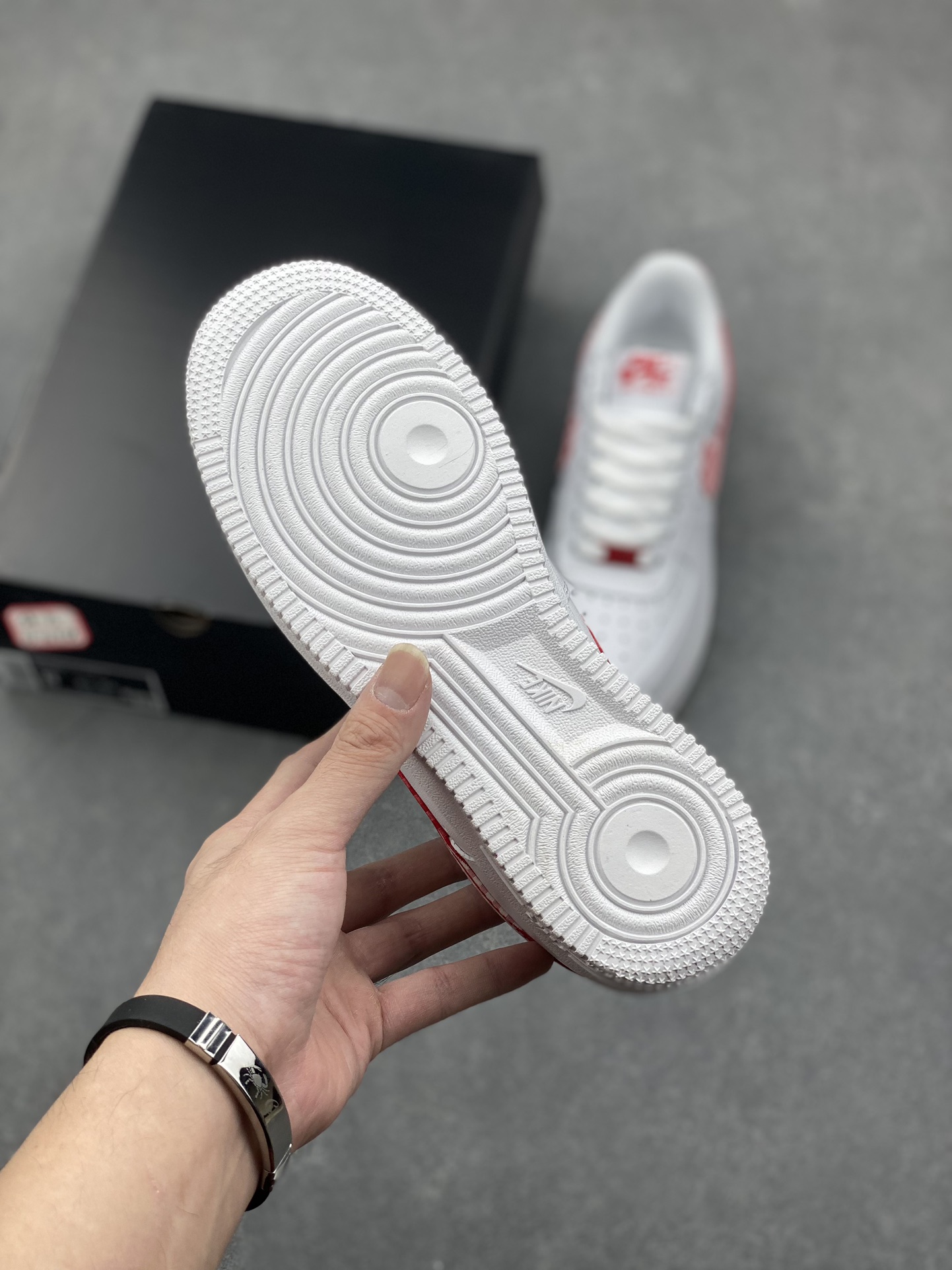 Nike Air Force 1 Low White/Red Gingham Casual Sneakers DZ2784-101 7 i1731084933 585 2