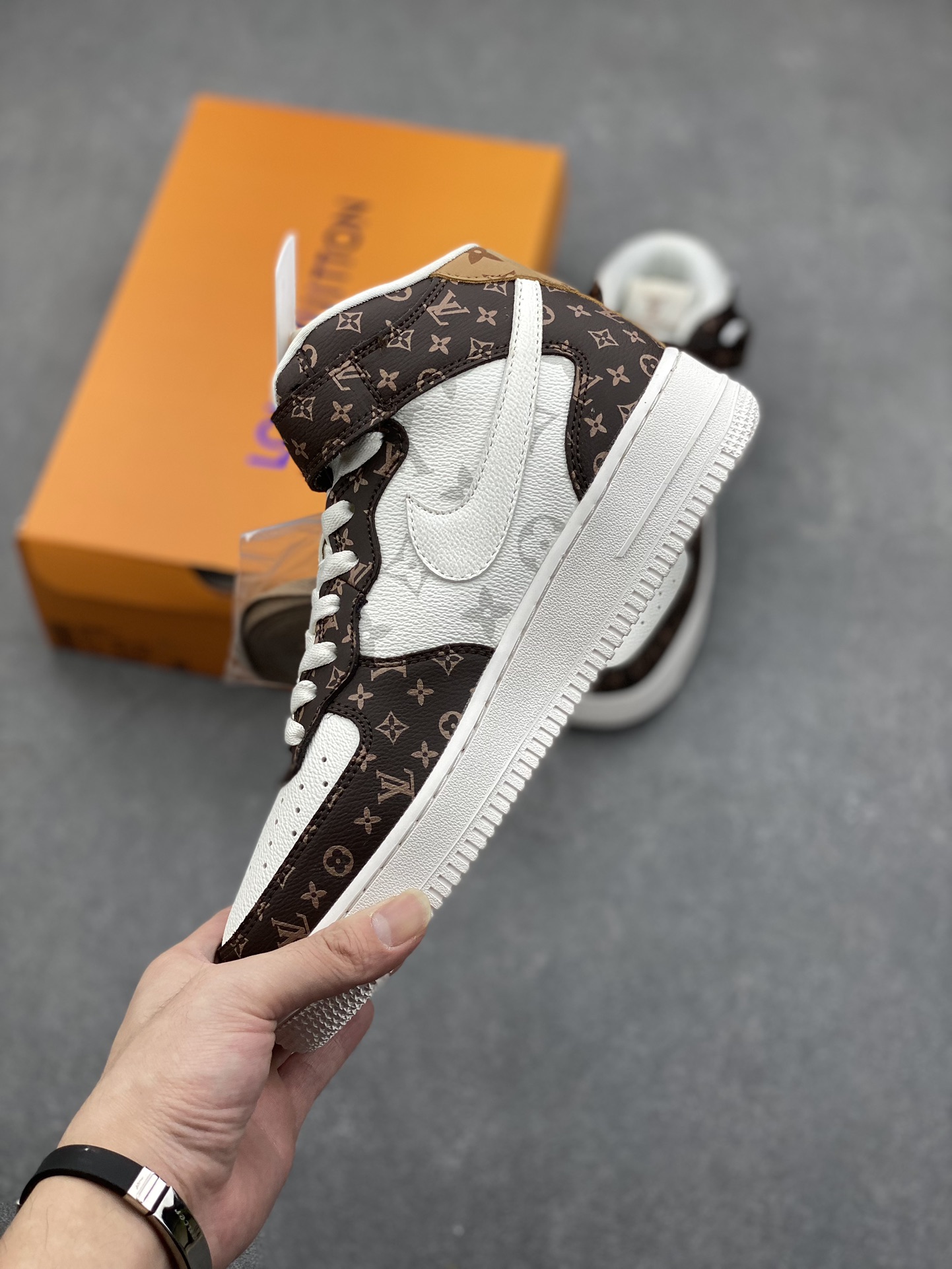 Nike Air Force 1 '07 Low Louis Vuitton Collab Sneakers - Cream/Brown 4 i1731183353 2298 1
