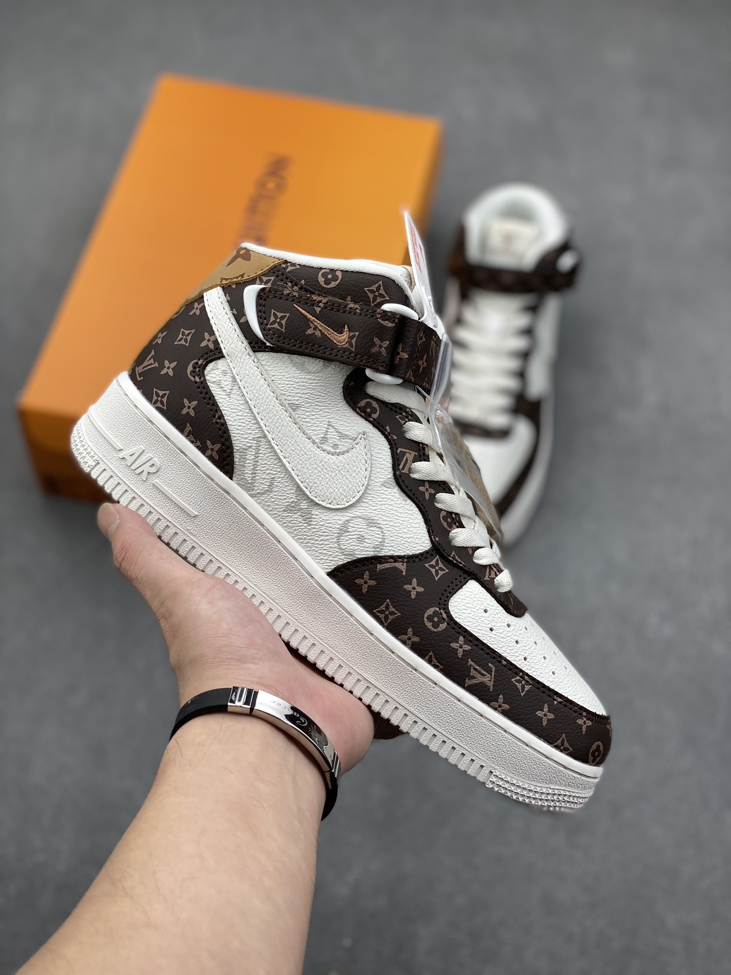 Nike Air Force 1 '07 Low Louis Vuitton Collab Sneakers - Cream/Brown 2 i1731183353 2866 8