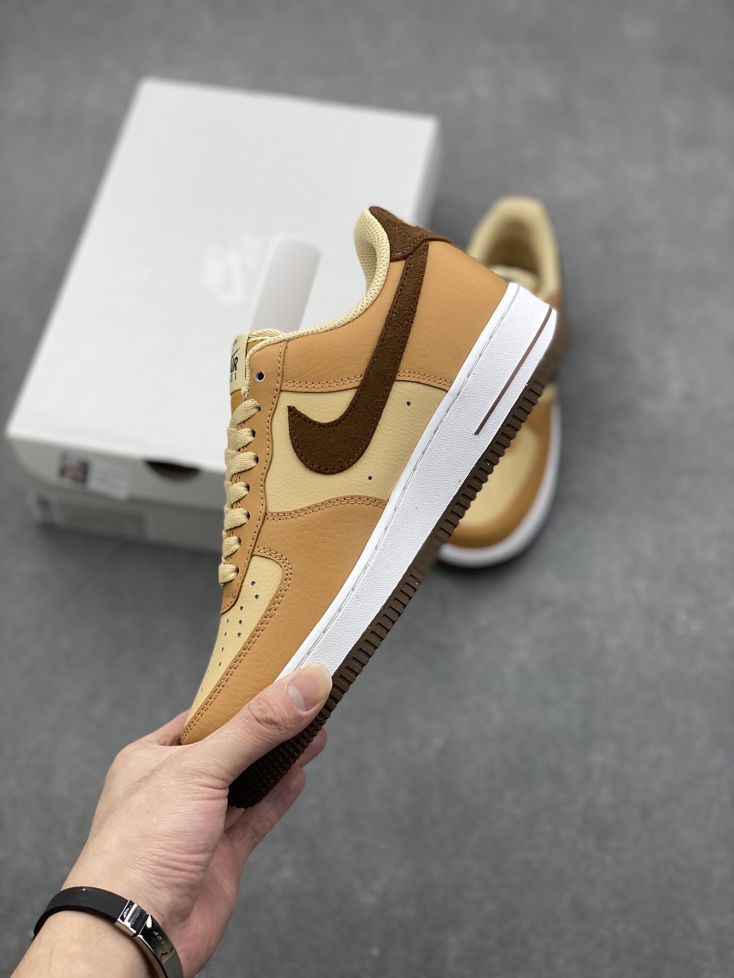 Nike Air Force 1 '07 Low White Brown Yellow Casual Sneakers HQ3905-200 4 i1731183446 2981 1