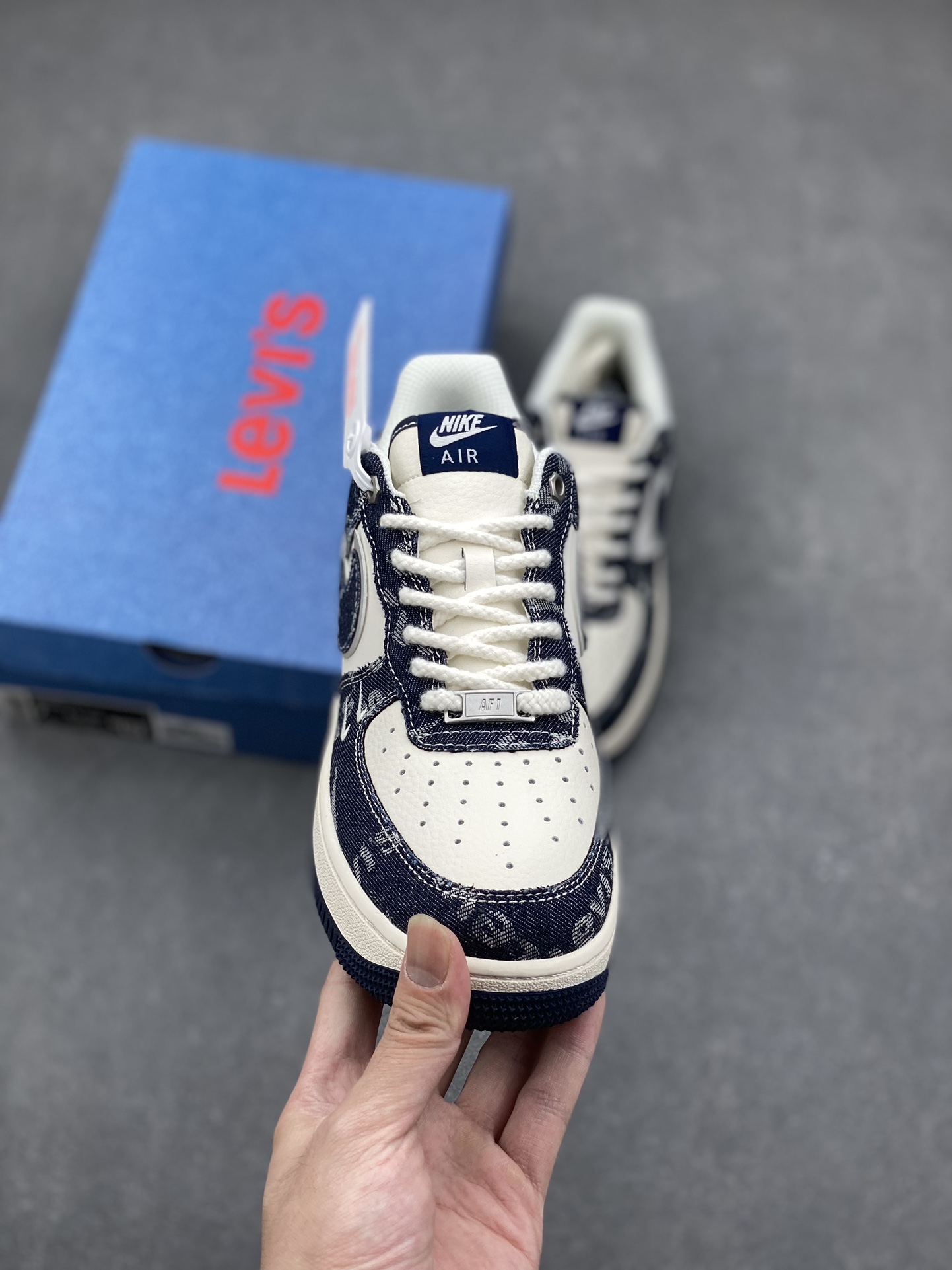 Nike Air Force 1 '07 Low Levi's Deep Blue Denim Sneakers 3 i1731183509 1582 1