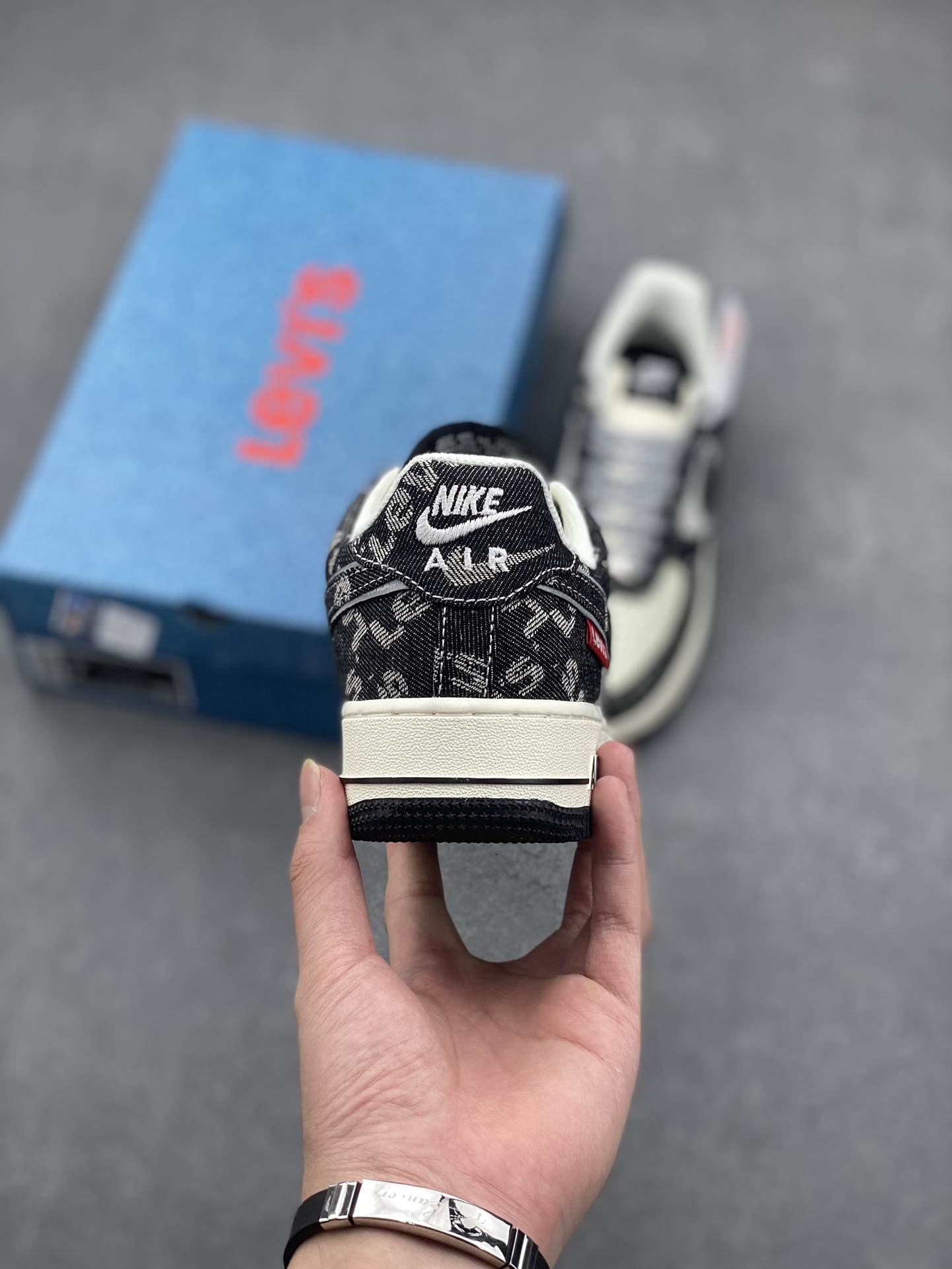 Nike Air Force 1 '07 Low Levi's Collab Sneakers - Black/White 5 i1731261906 1758 5