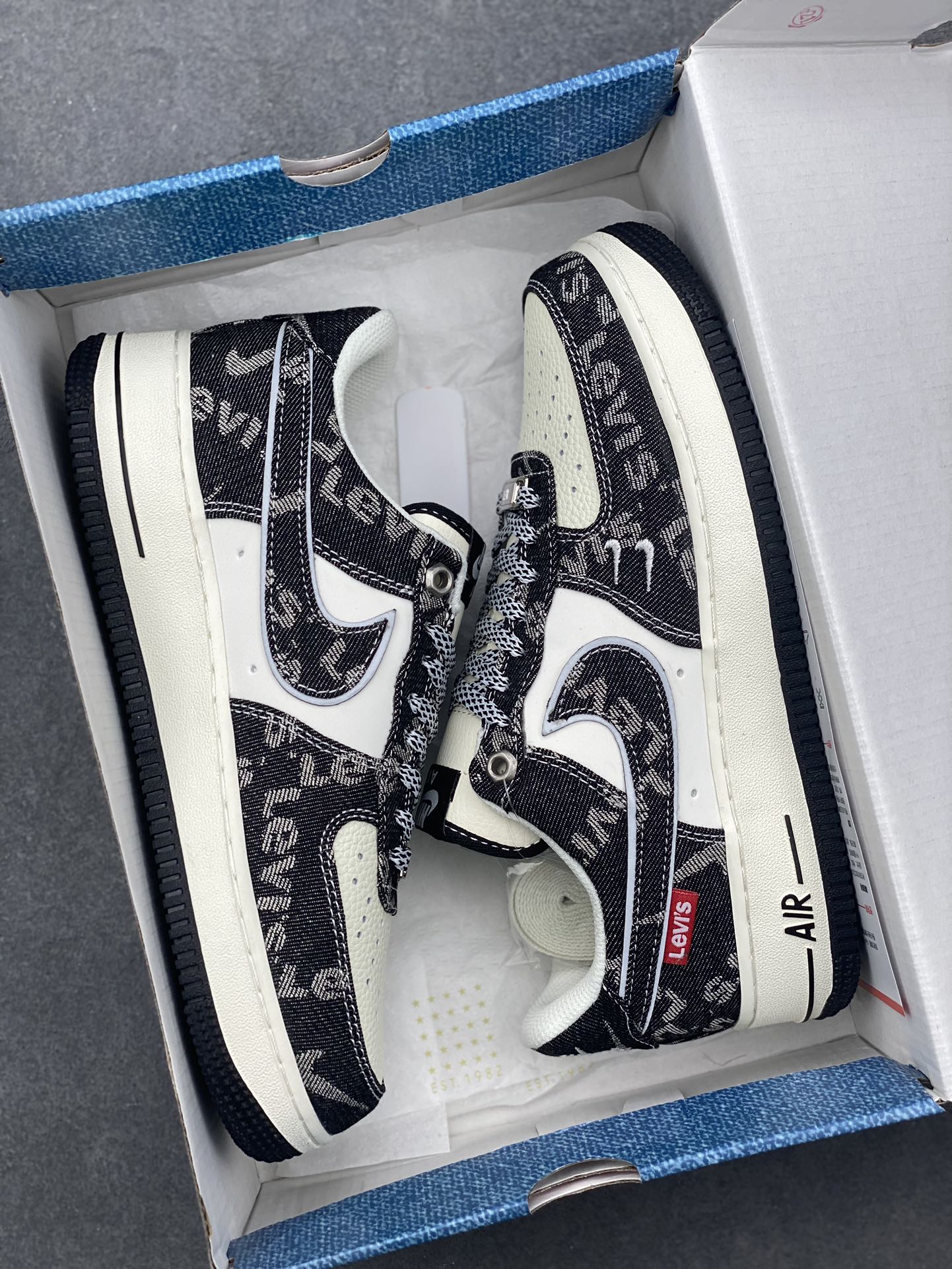 Nike Air Force 1 '07 Low Levi's Collab Sneakers - Black/White 10 i1731261906 2870 1