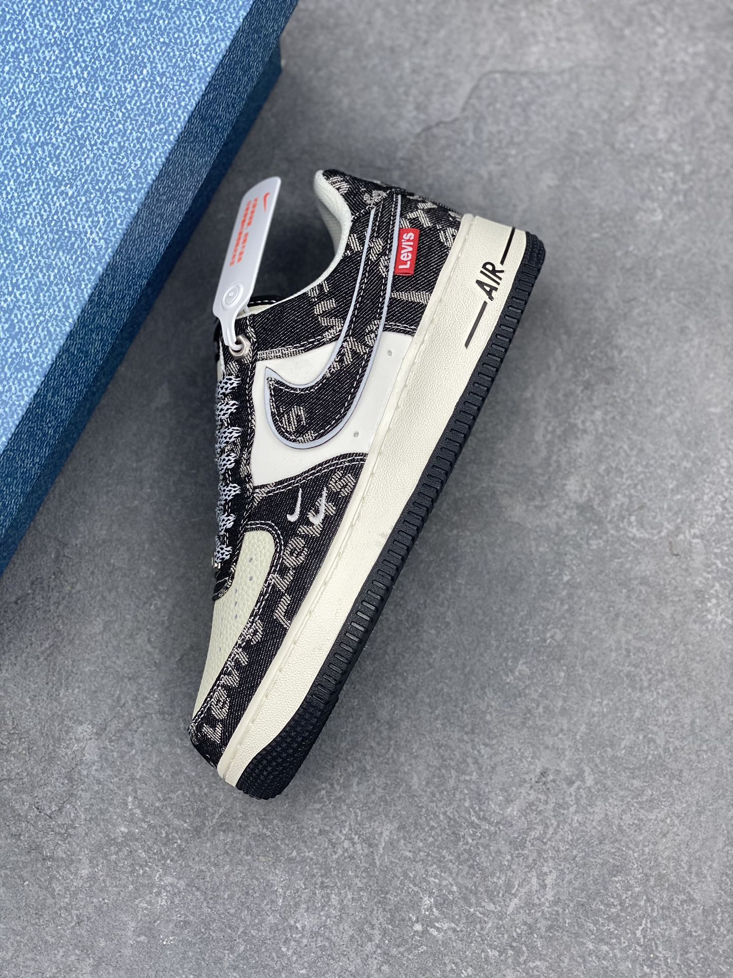 Nike Air Force 1 '07 Low Levi's Collab Sneakers - Black/White 8 i1731261906 6041 2