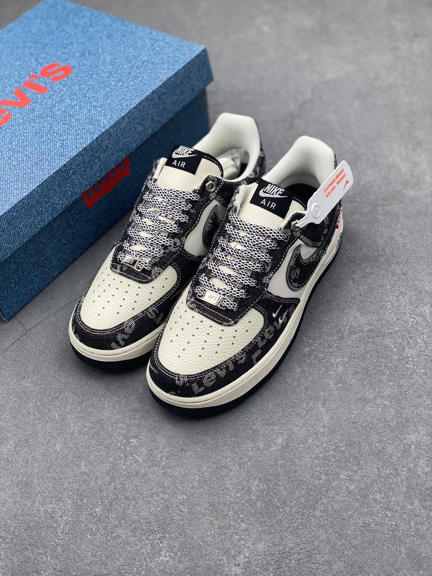 Nike Air Force 1 '07 Low Levi's Collab Sneakers - Black/White 9 i1731261906 8139 0