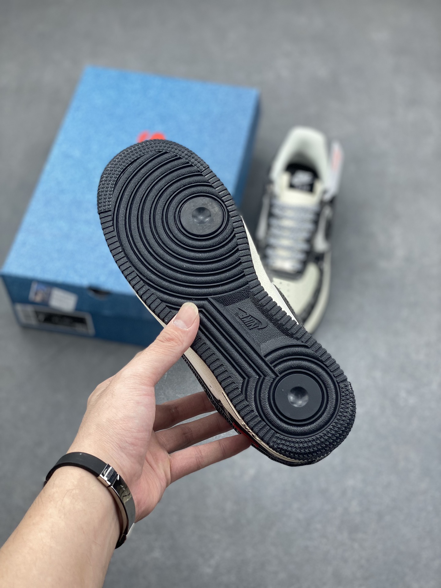 Nike Air Force 1 '07 Low Levi's Collab Sneakers - Black/White 7 i1731261906 9682 8