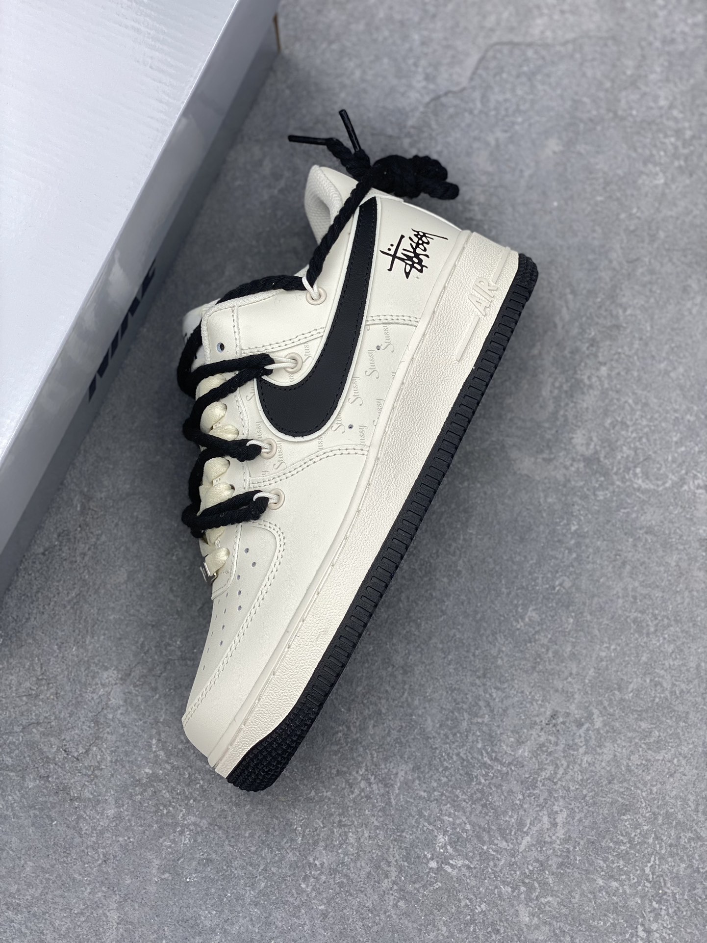 Stussy x Nike Air Force 1 Low '07 Collaboration Casual Sneakers 8 i1731516509 4295 2