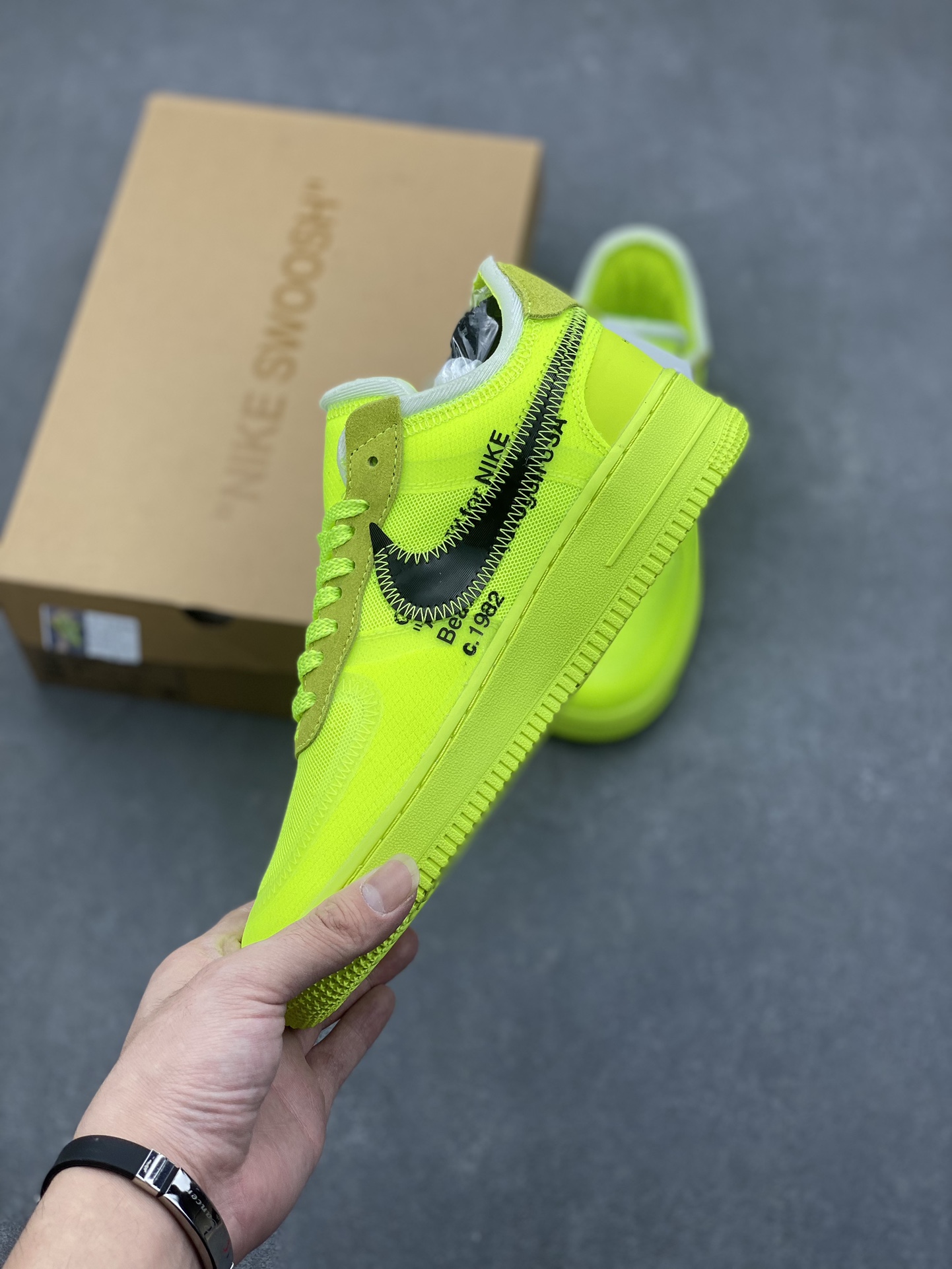 Nike AIR FORCE 1 '07 LX, Low-Top Sneakers,Honeycomb Cushion,Neon Yellow Color 4 i1731516846 9246 3
