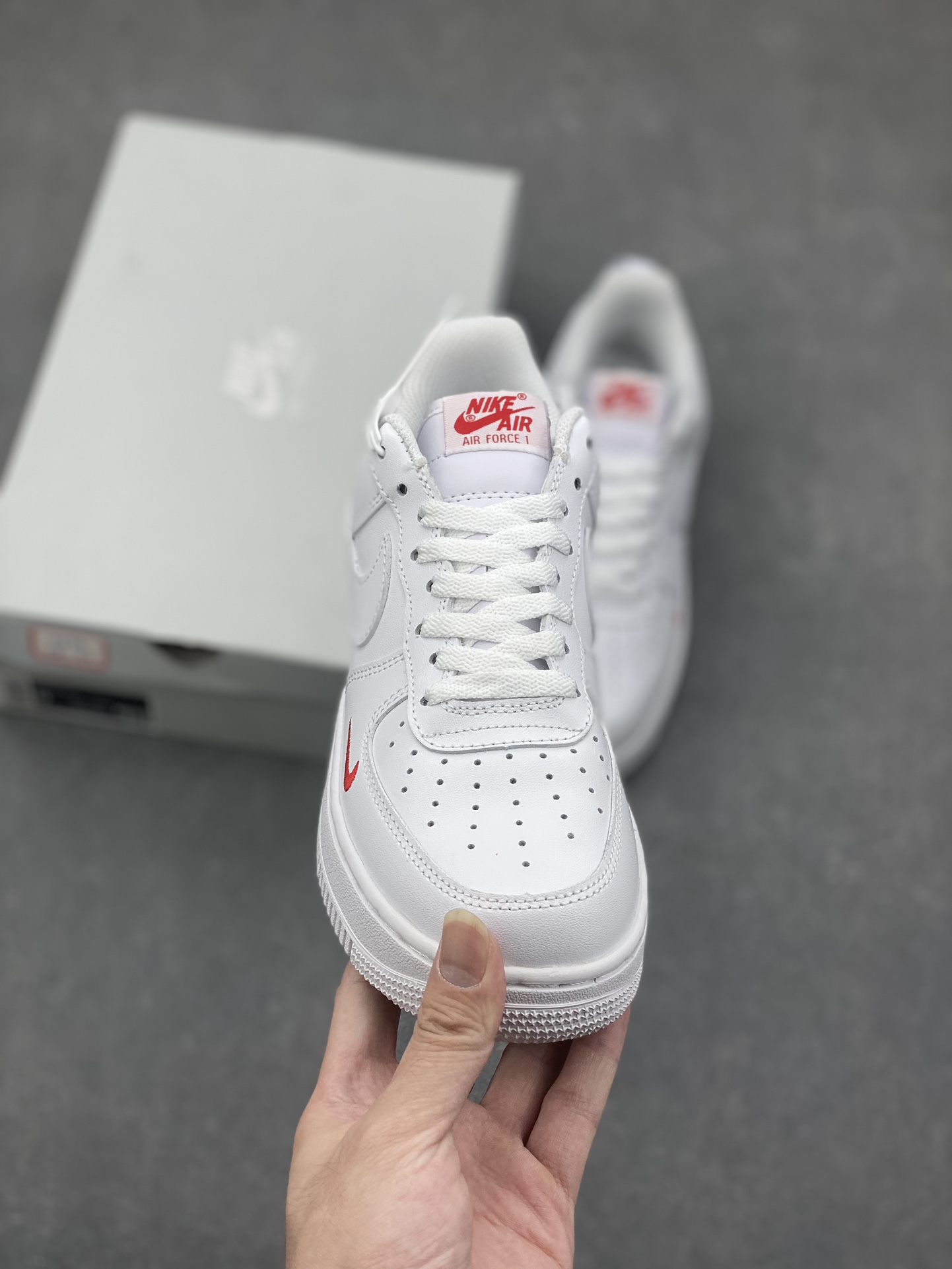 Nike Air Force 1 Low: Timeless Style, All-Day Comfort - DD8960-001 3 i1731517343 1244 2