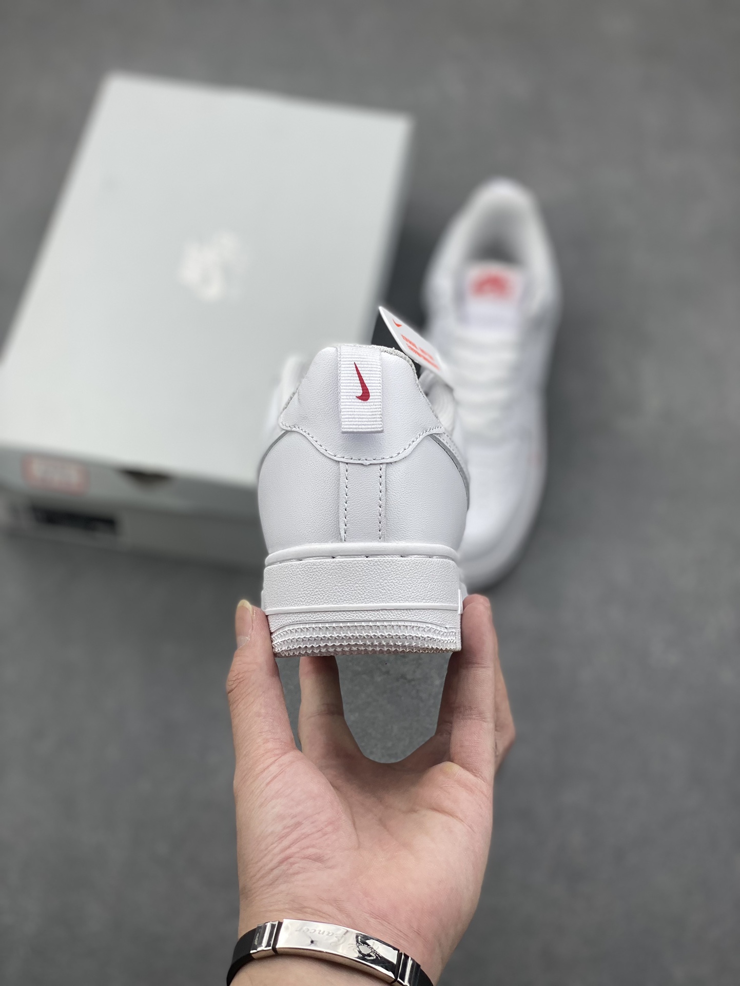 Nike Air Force 1 Low: Timeless Style, All-Day Comfort - DD8960-001 5 i1731517343 3297 3