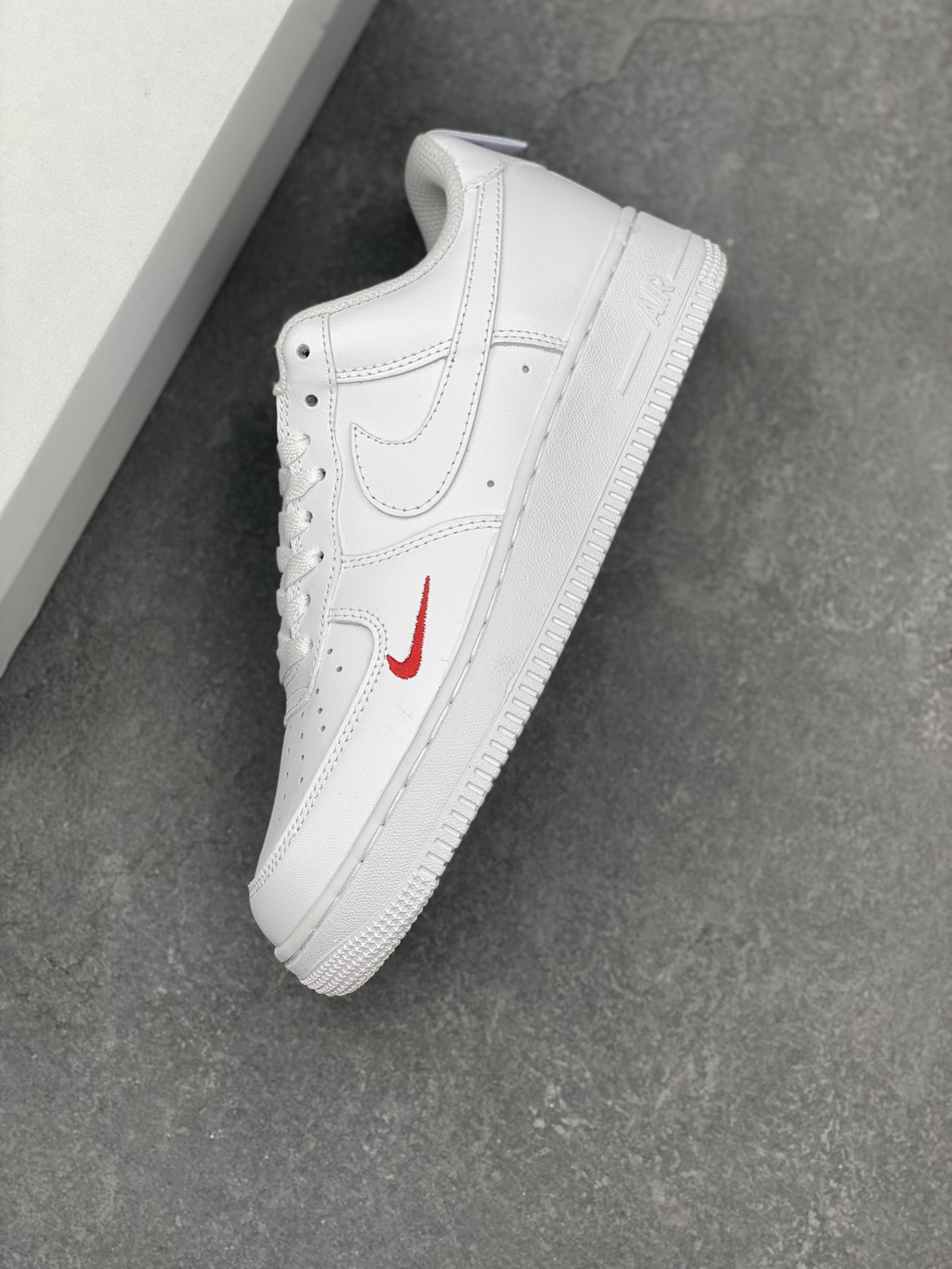 Nike Air Force 1 Low: Timeless Style, All-Day Comfort - DD8960-001 8 i1731517343 6294 5