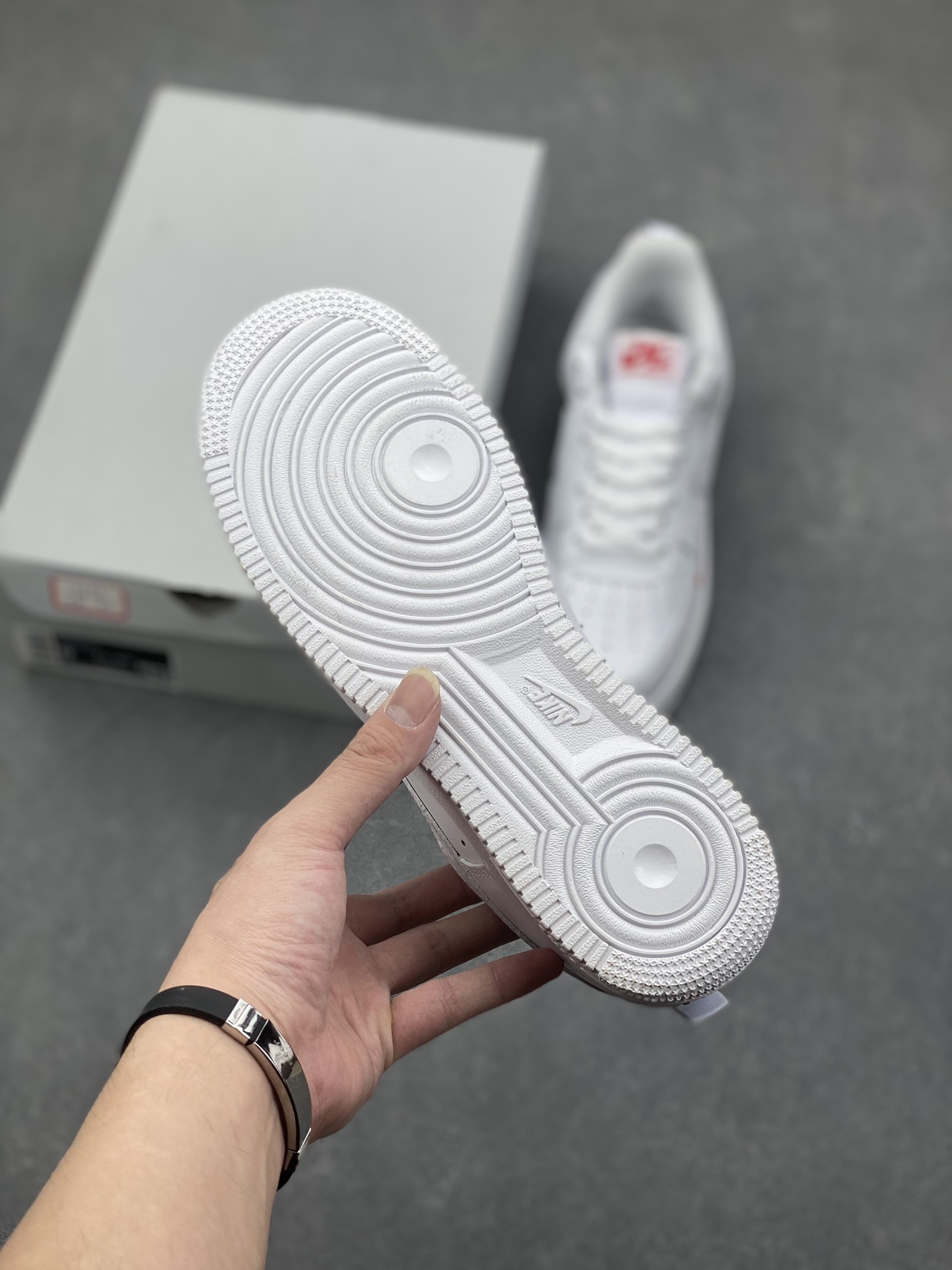 Nike Air Force 1 Low: Timeless Style, All-Day Comfort - DD8960-001 7 i1731517343 7501 6