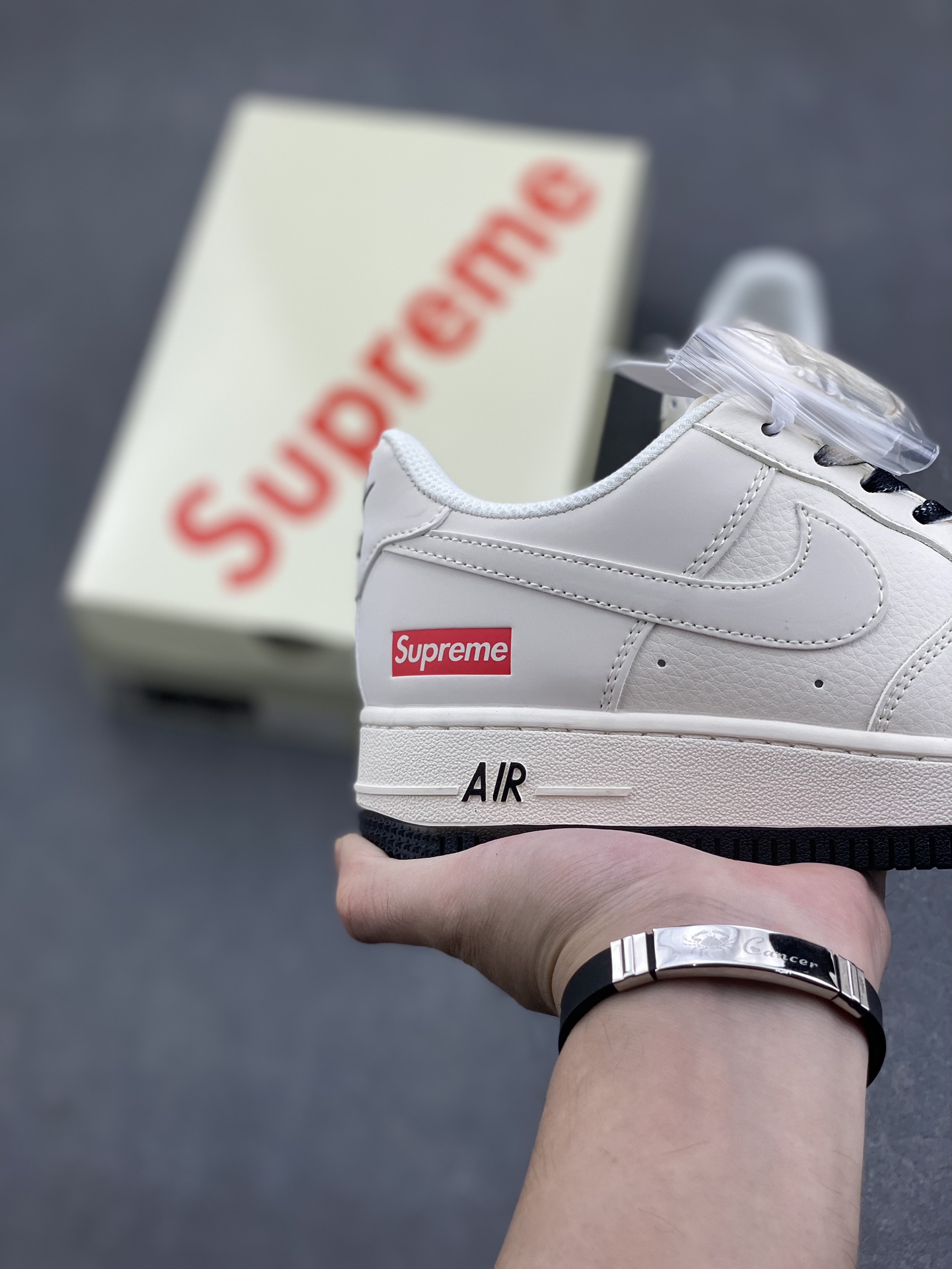 Nike Air Force 1 '07 Low Supreme Collab Sneakers - Cream/Black 6 i1731602205 3159 5