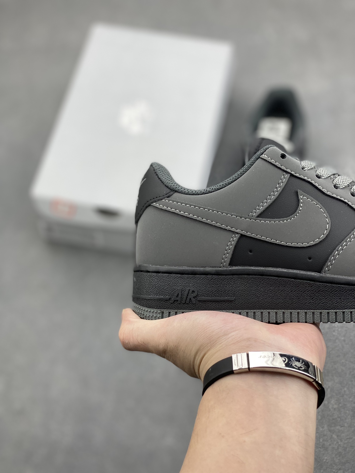 Nike Air Force 1 '07 Low Grey/Black - Original Edition with Air Cushioning 6 i1731688594 189 2
