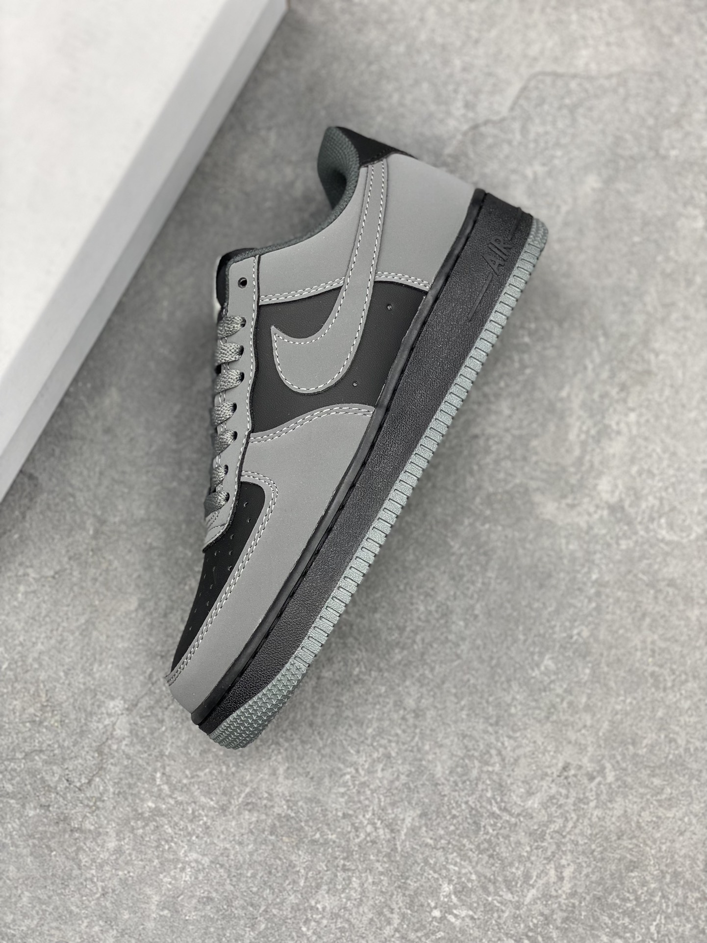 Nike Air Force 1 '07 Low Grey/Black - Original Edition with Air Cushioning 8 i1731688594 2770 7