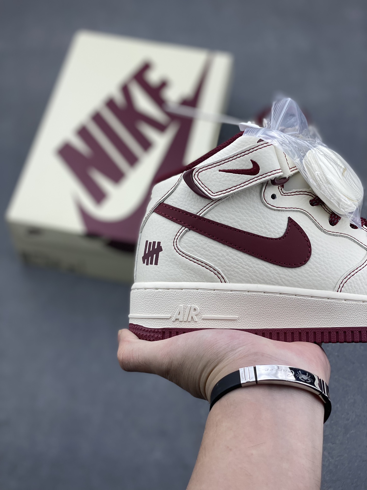 Undefeated x Nike Air Force 1 Mid White Red Limited Edition Sneakers 6 i1731688750 5738 4