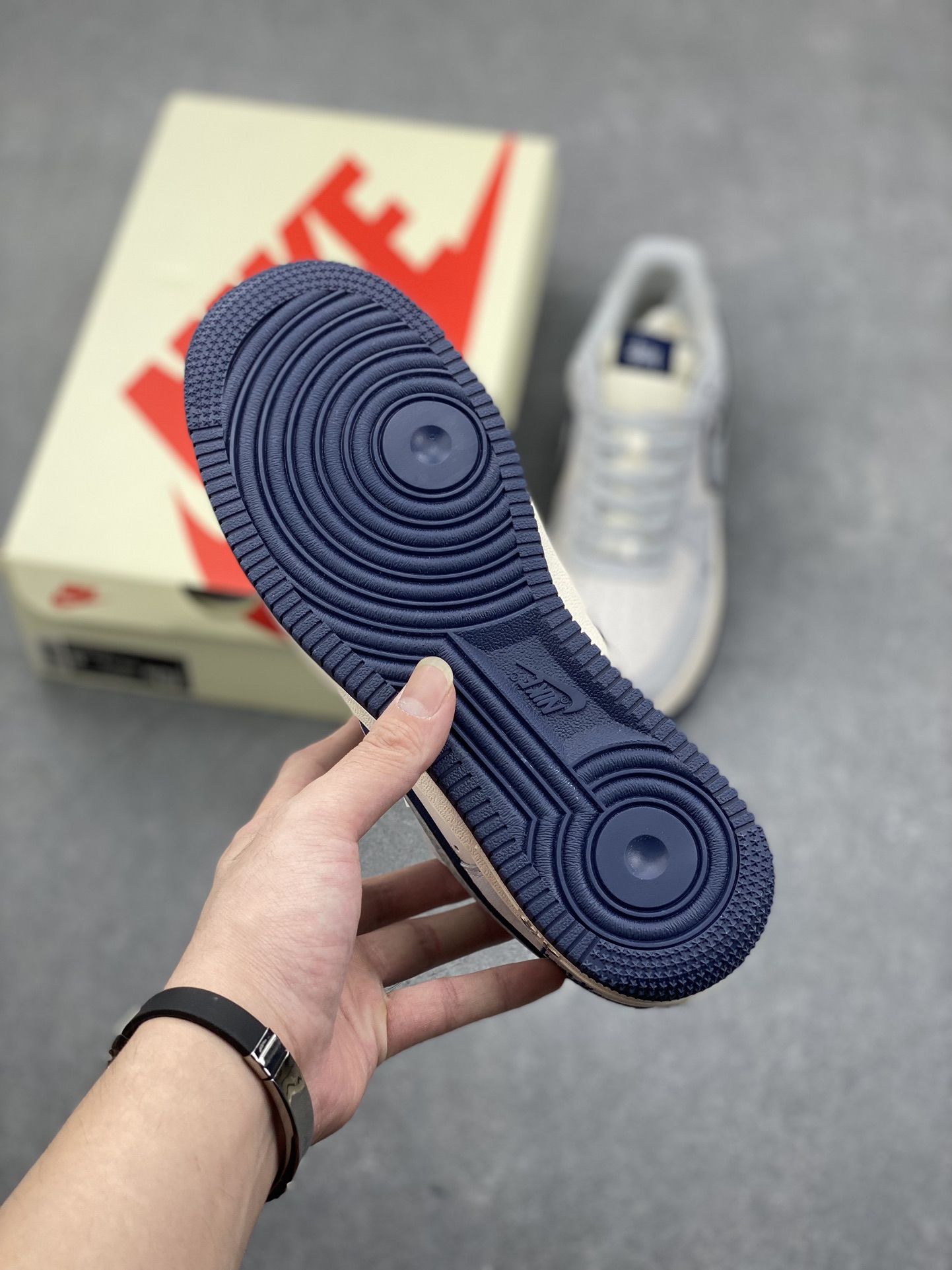 Nike Air Force 1 Low Stussy Collab Gray Sneakers Limited Edition 7 i1731688911 5102 2