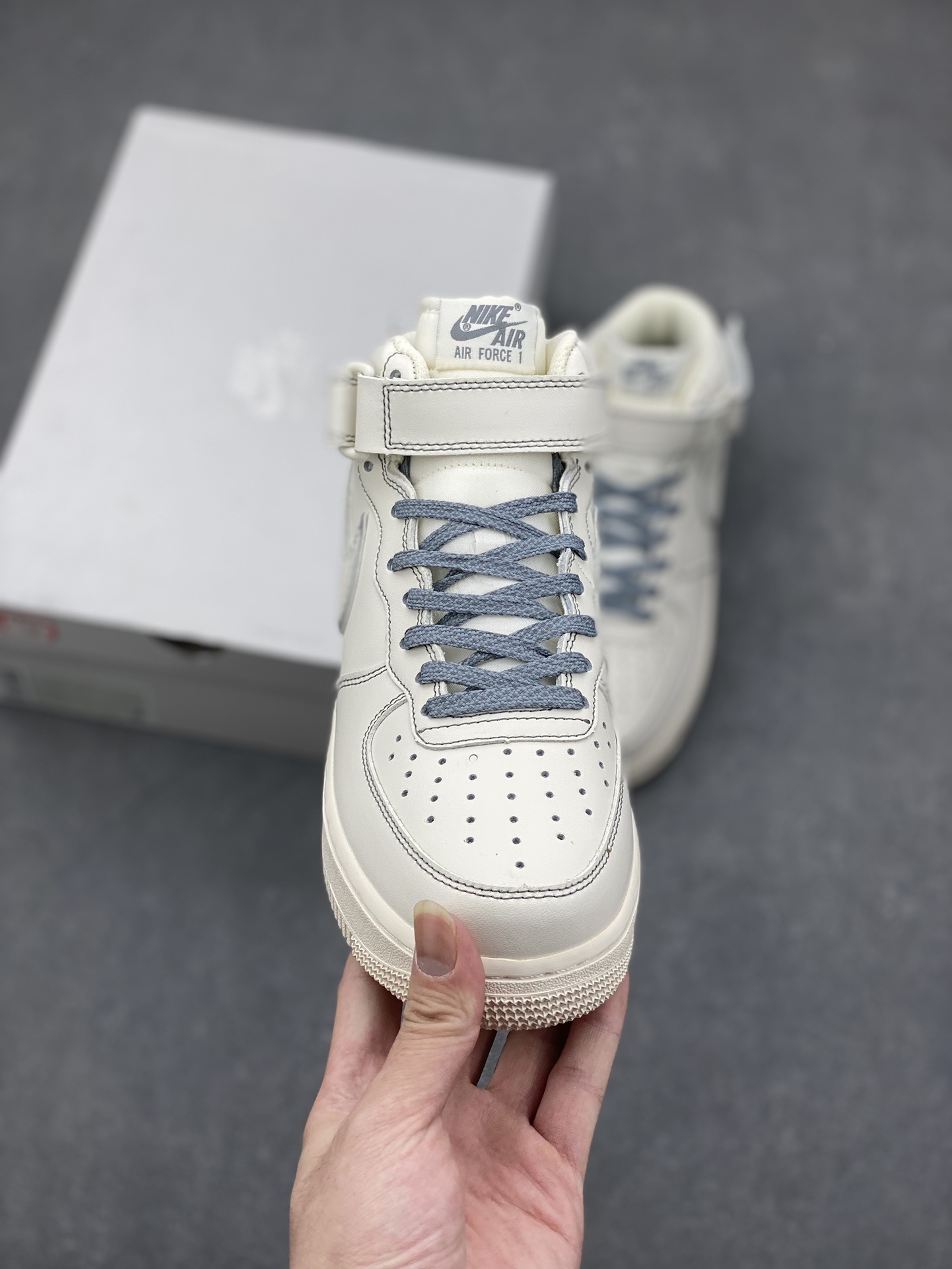 Nike Air Force 1 MID '07 'Rabbit Bugs' Basketball Shoes - Limited Edition 3 i1731689313 909 2