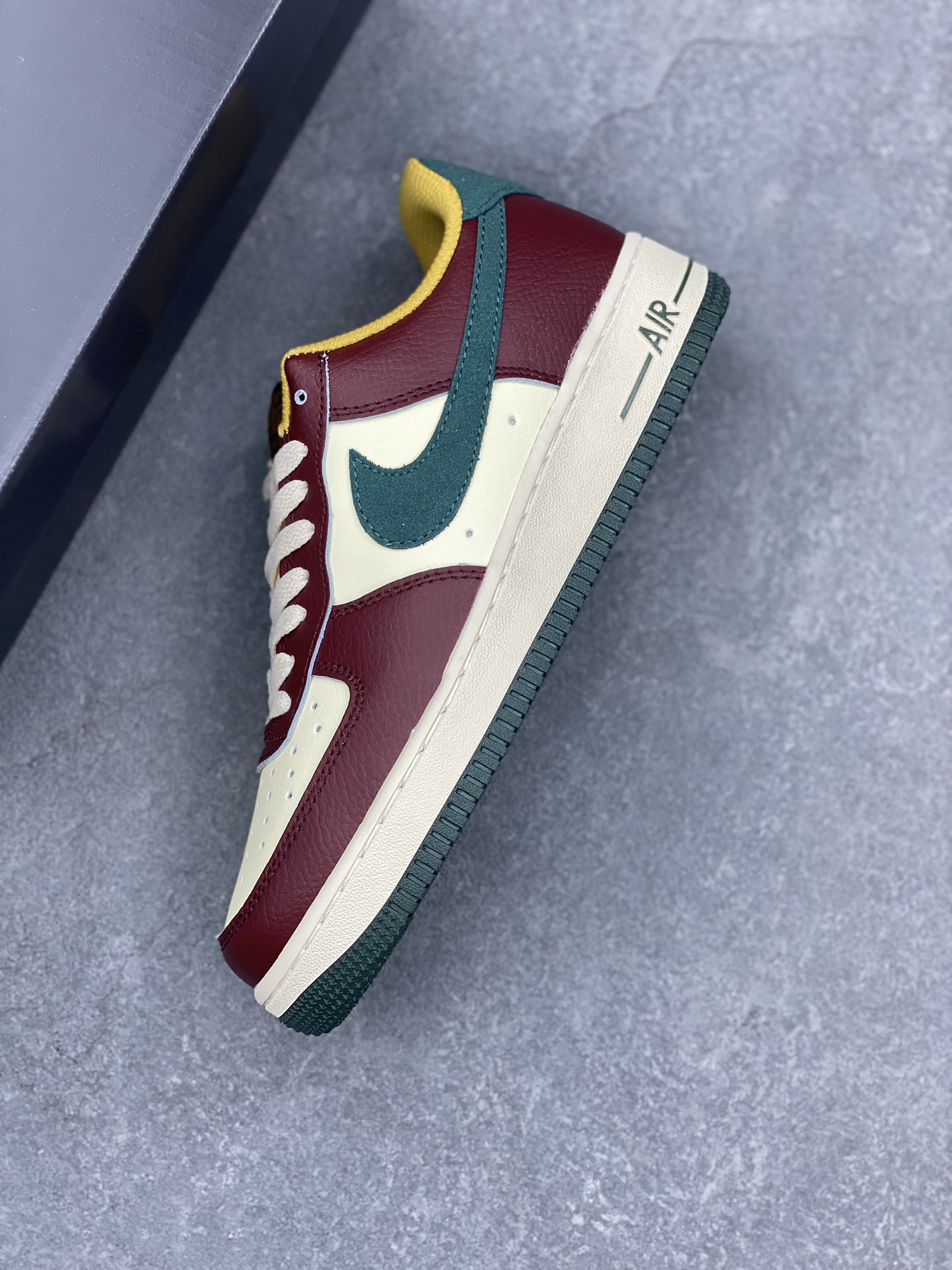 Nike Air Force 1 '07 Low HQ3612-113 - Original Form & Craftsmanship 8 i1731689466 1464 2