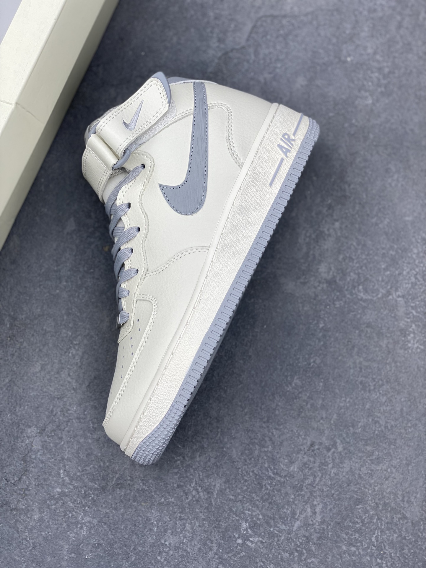 Nike Air Force 1 Mid '07 "Light Silver" Custom Leather Basketball Shoes 8 i1731774560 6819 8
